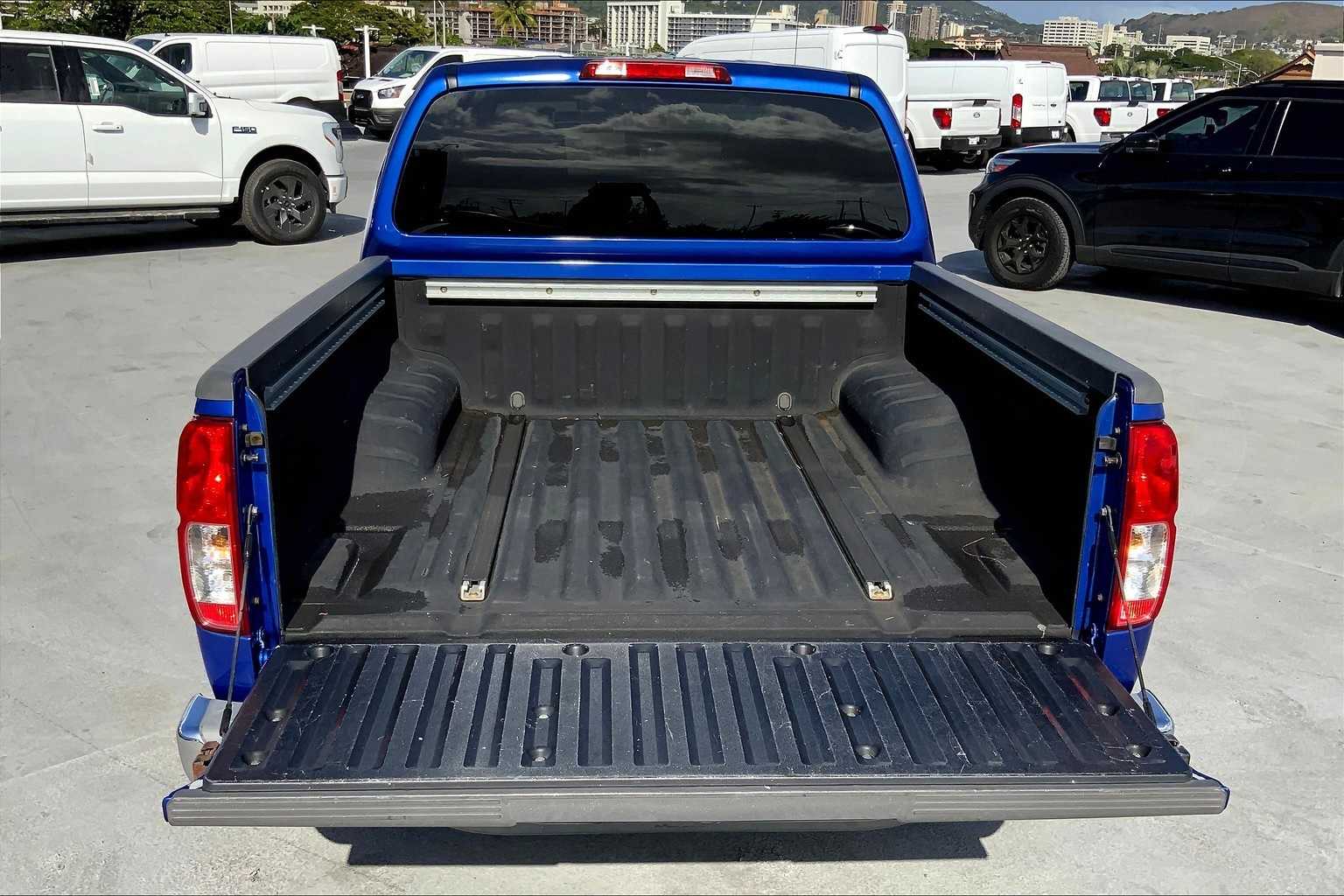 Thumbnail: 2012 Nissan Frontier - 18