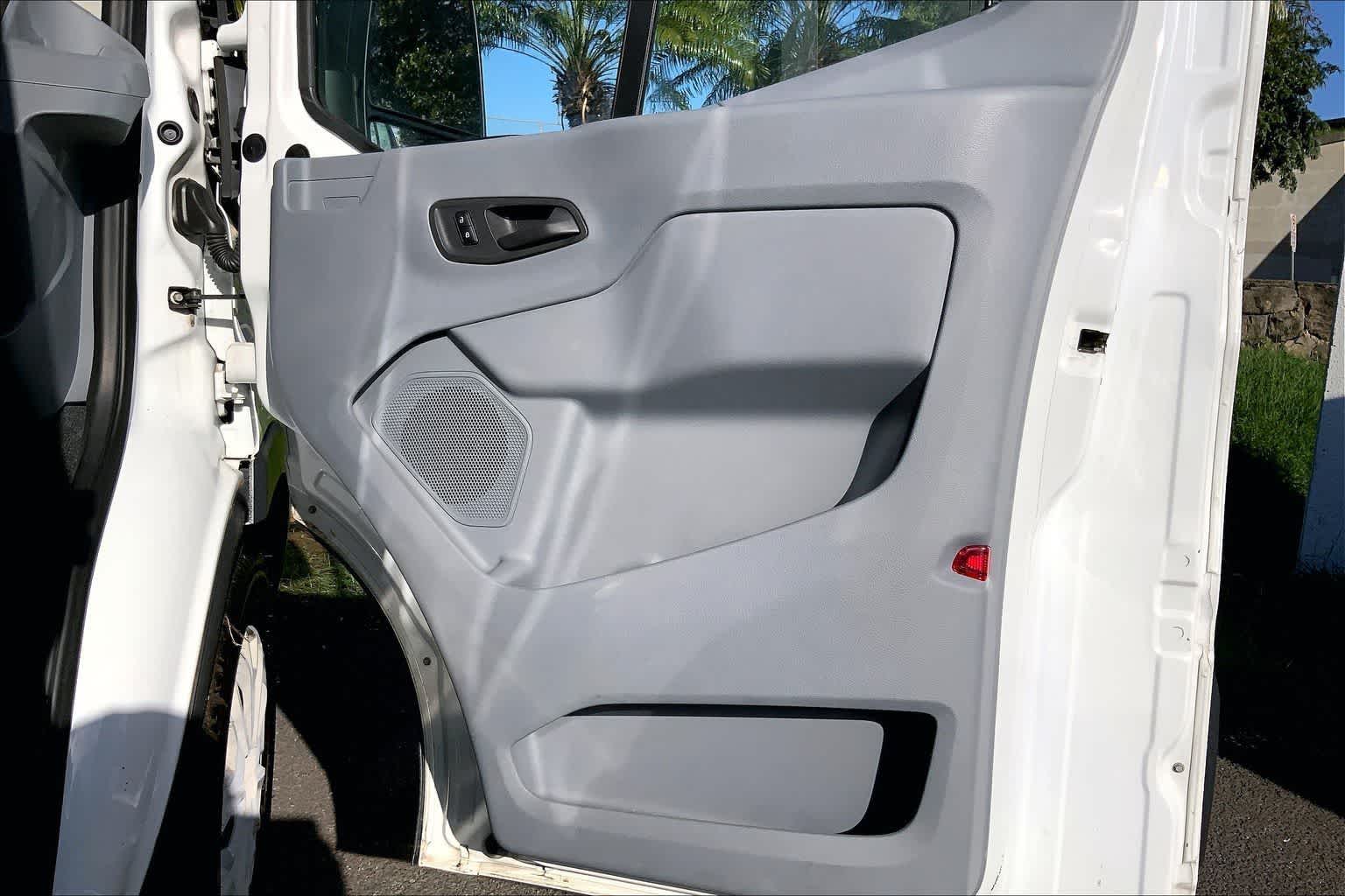 Thumbnail: 2015 Ford Transit Series - 28