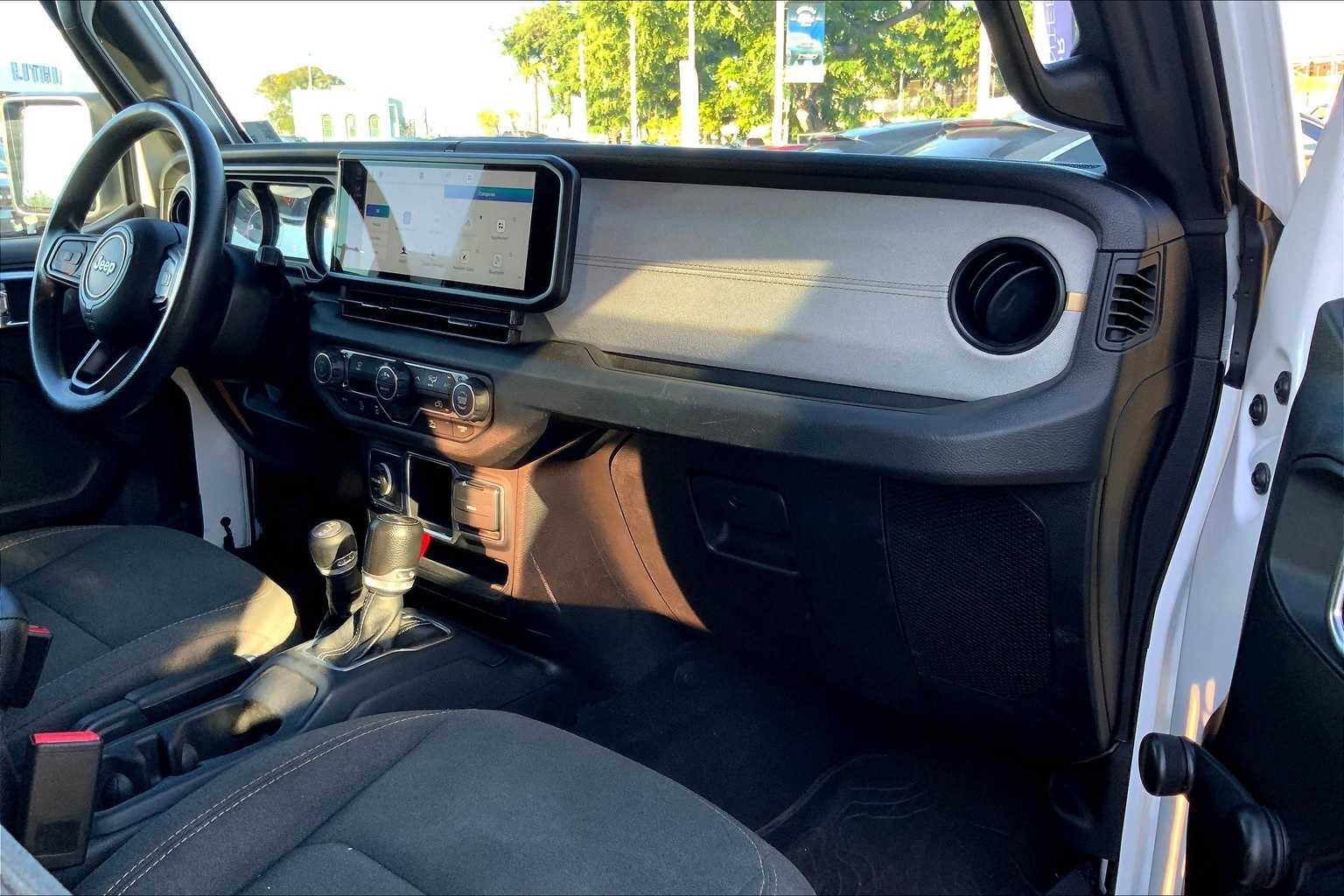 Thumbnail: 2024 Jeep Wrangler - 22