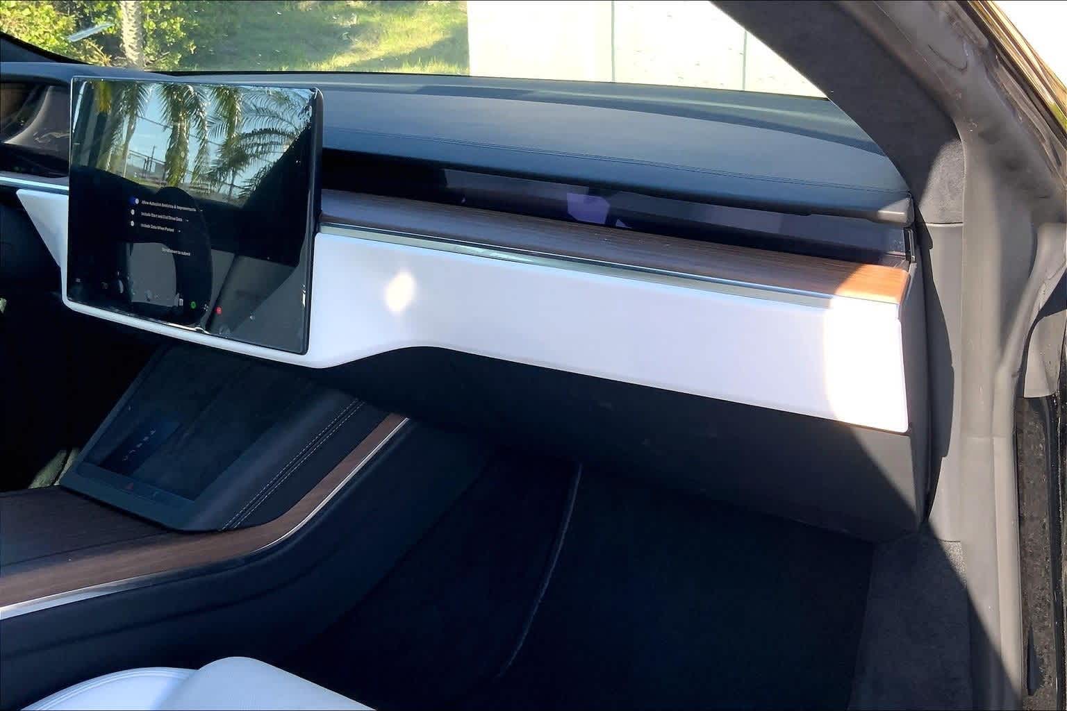 Thumbnail: 2022 Tesla Model S - 23