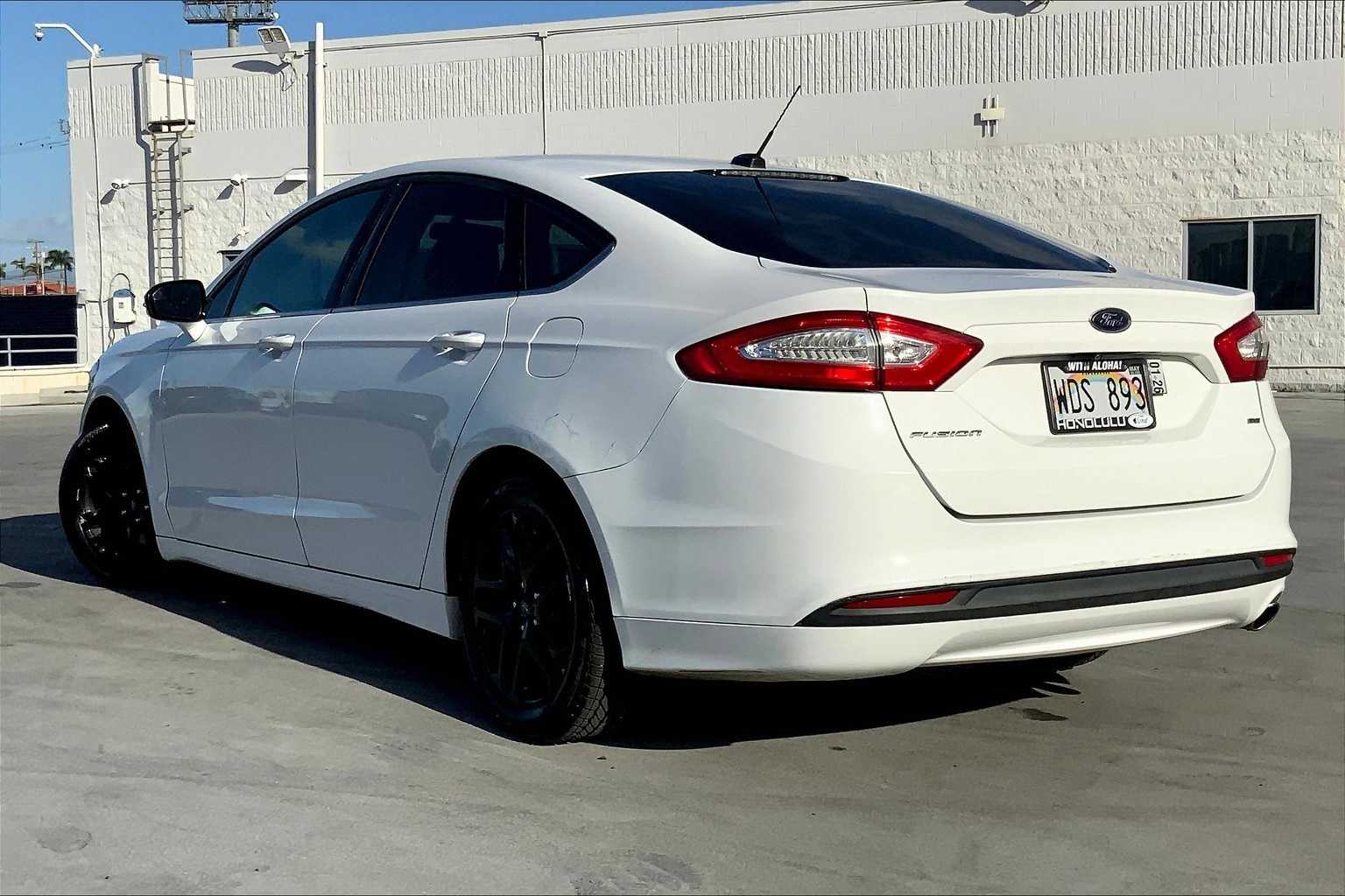 Thumbnail: 2016 Ford Fusion - 4