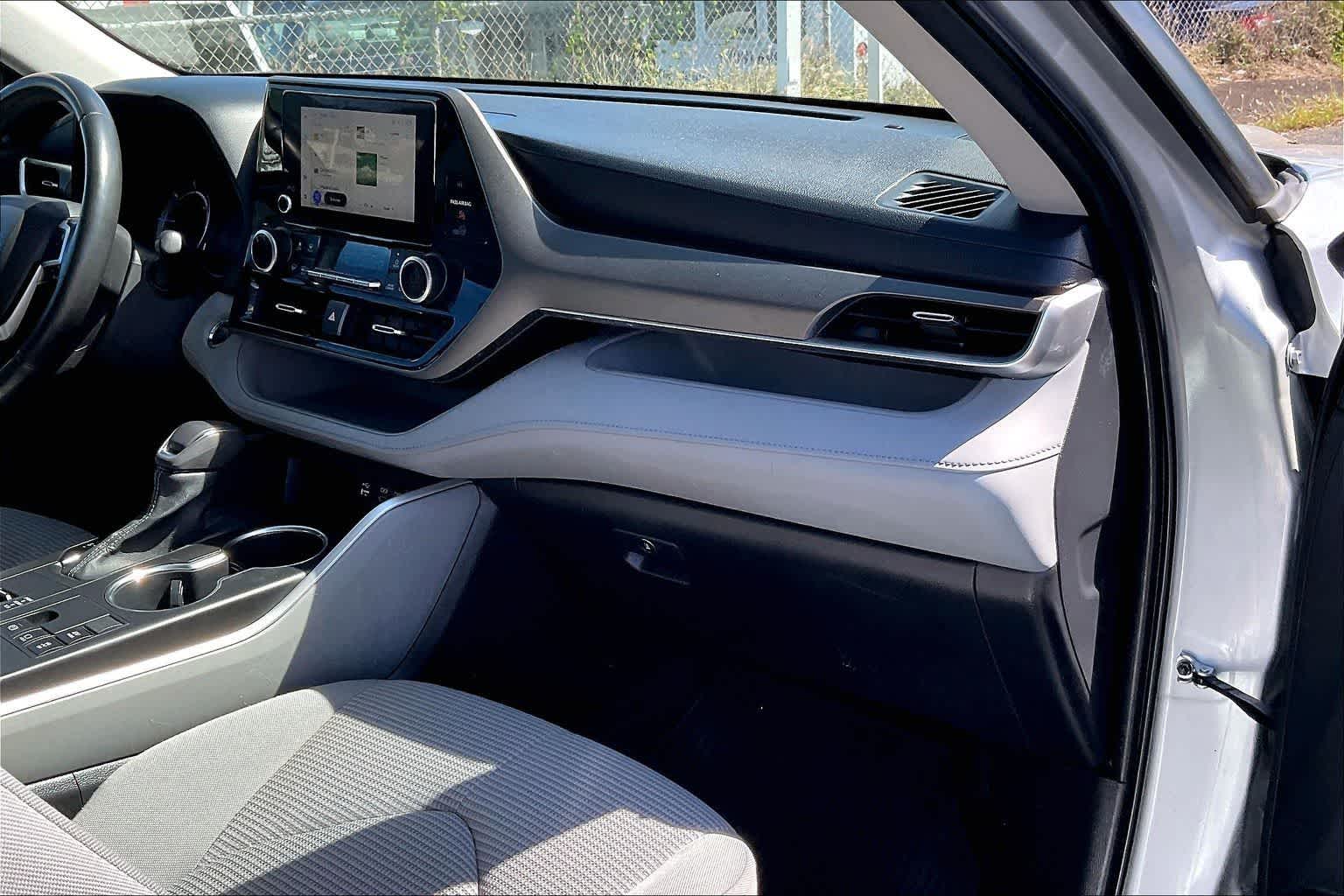 Thumbnail: 2023 Toyota Highlander - 23
