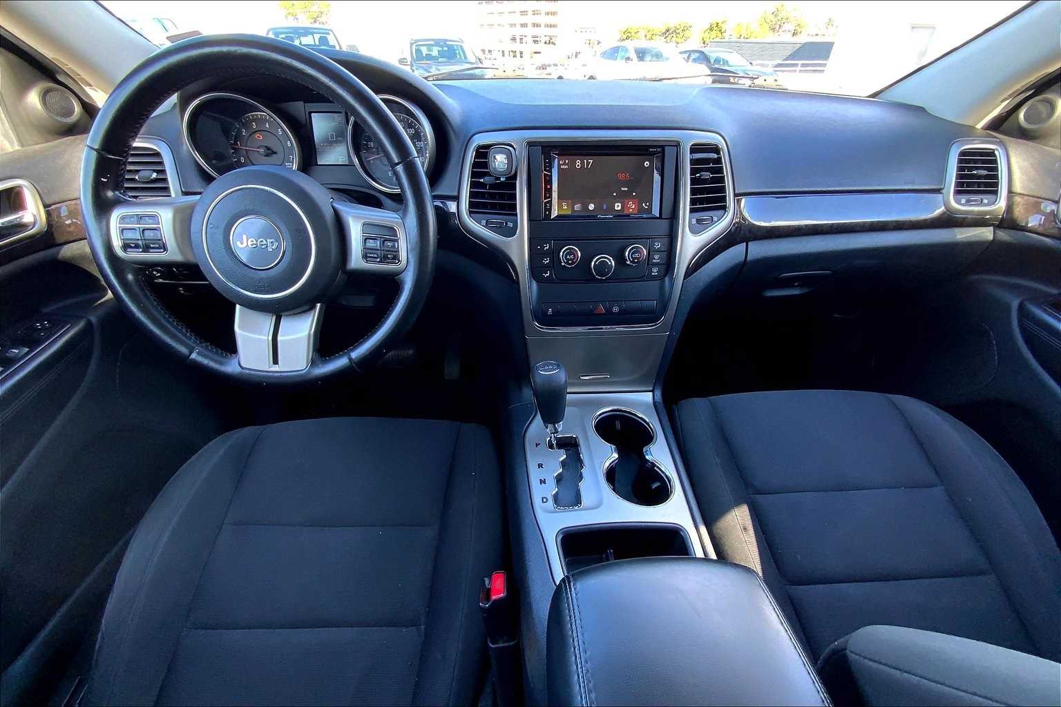 Thumbnail: 2012 Jeep Grand Cherokee - 10