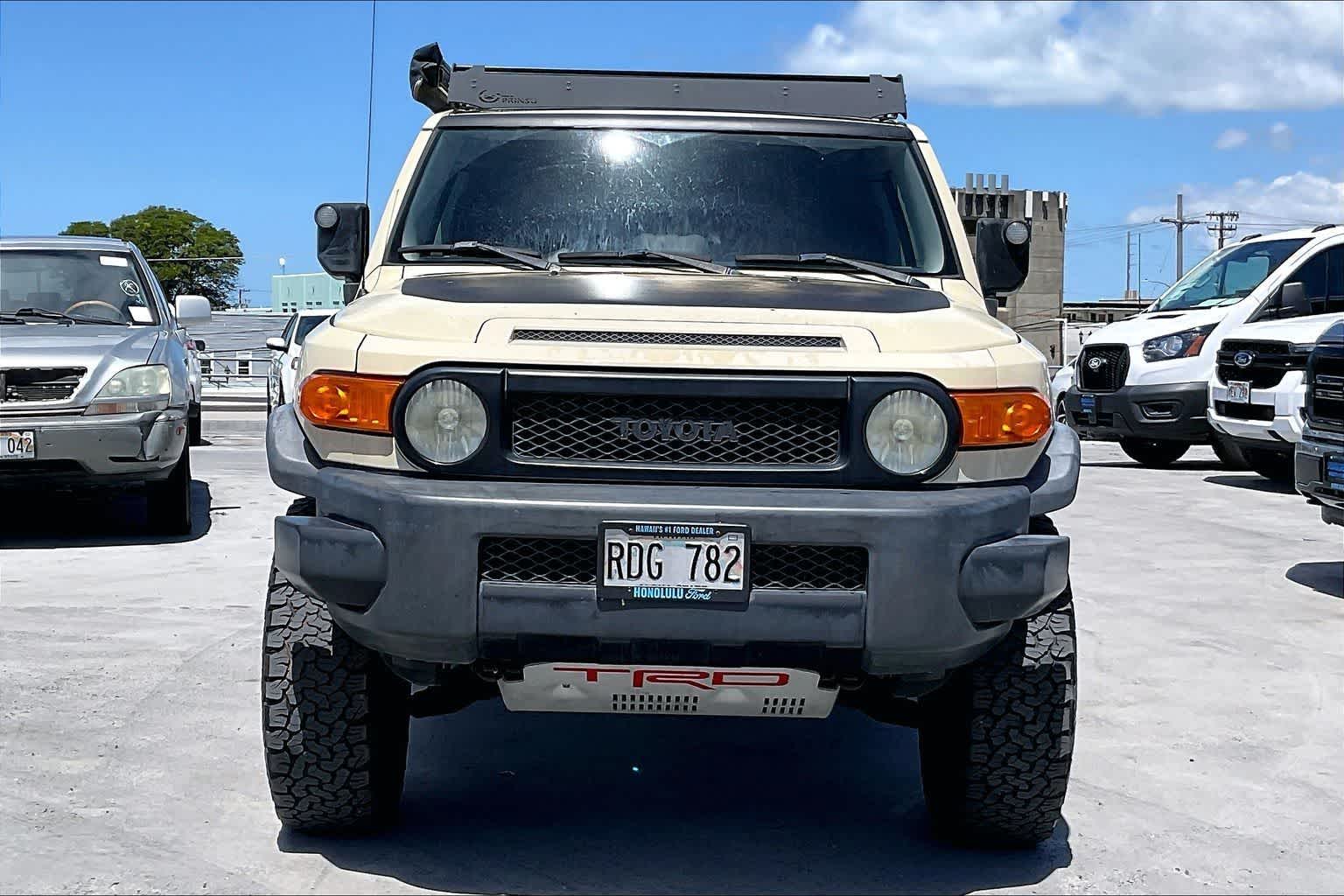 Thumbnail: 2010 Toyota FJ Cruiser - 6