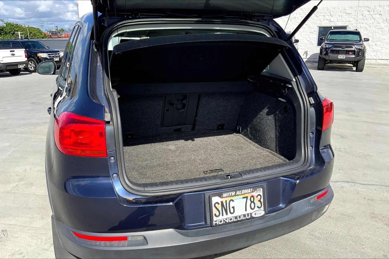 Thumbnail: 2014 Volkswagen Tiguan - 18