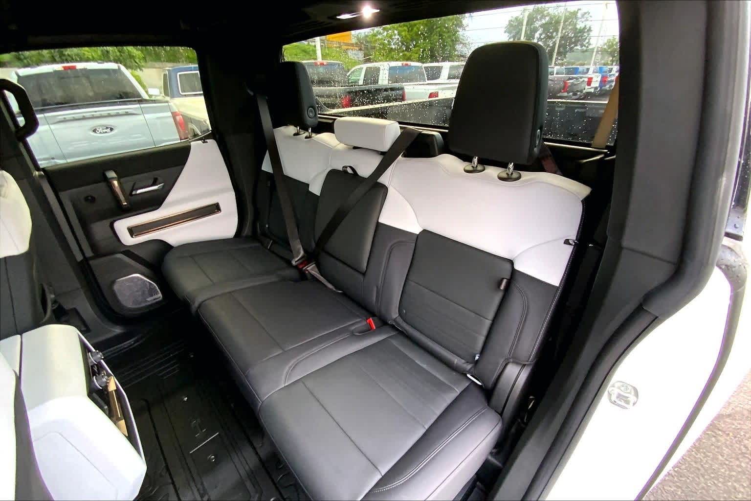 Thumbnail: 2025 GMC Hummer EV - 29