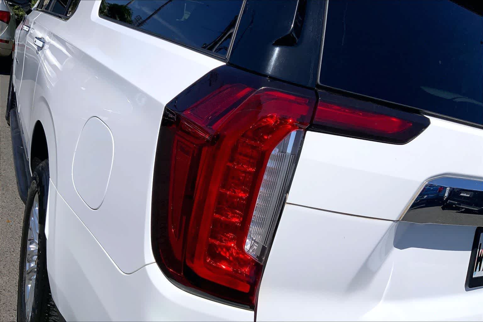 Thumbnail: 2022 GMC Yukon XL - 32