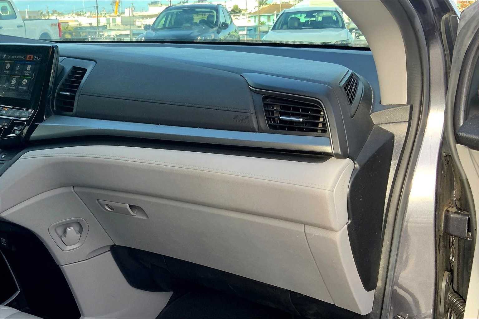 Thumbnail: 2020 Honda Odyssey - 23