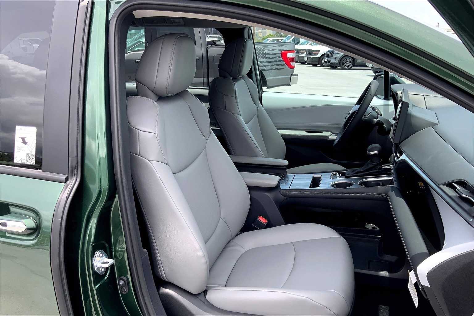 Thumbnail: 2025 Toyota Sienna - 13