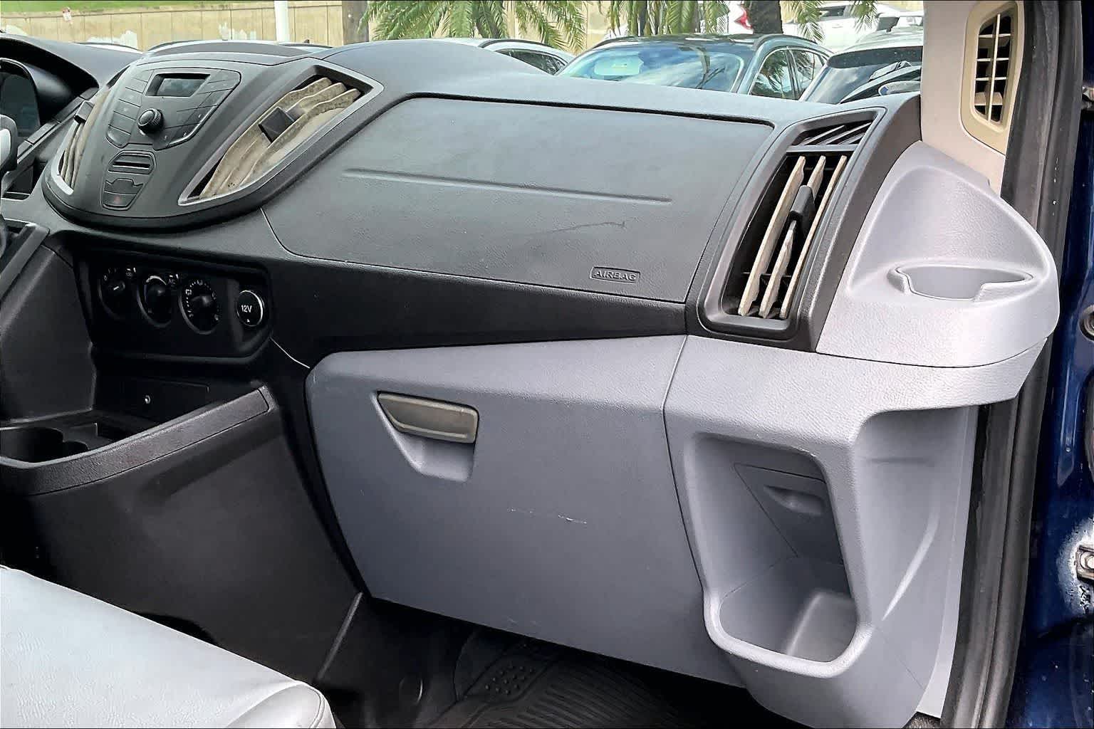 Thumbnail: 2017 Ford Transit Series - 23