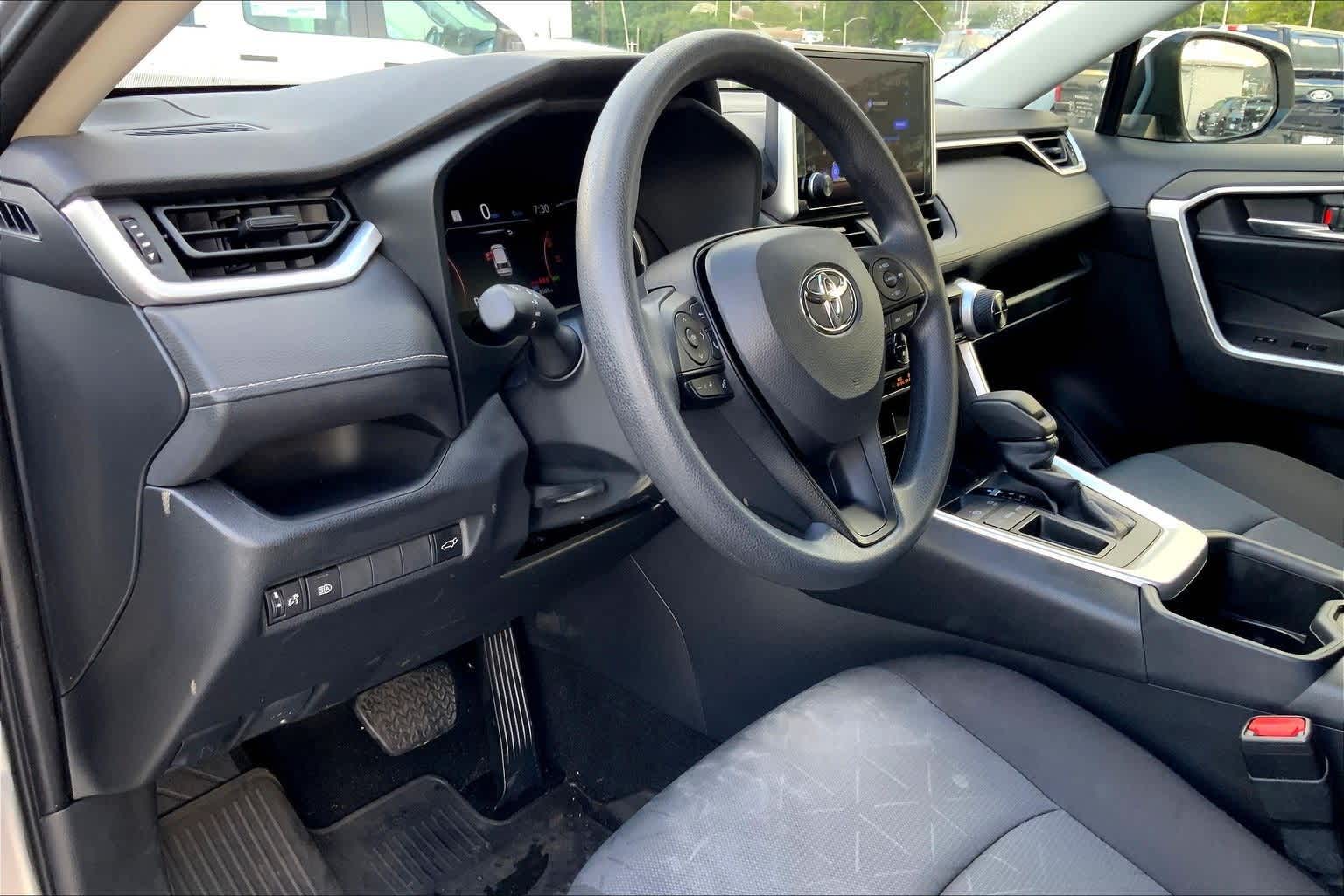 Thumbnail: 2025 Toyota RAV4 - 2