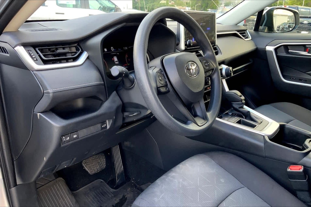 Used 2025 Toyota RAV4 XLE SUV