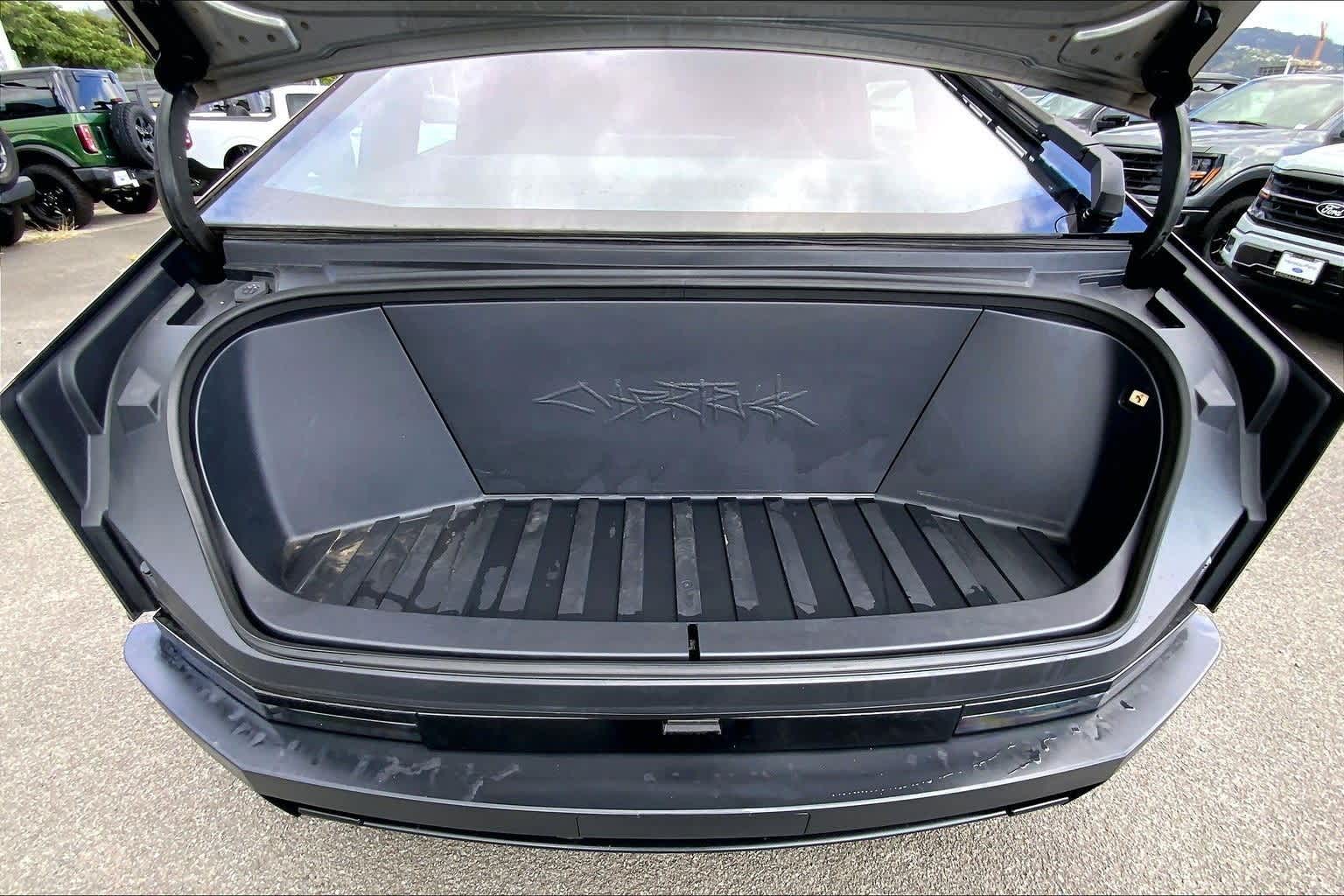 Thumbnail: 2024 Tesla Cybertruck - 9