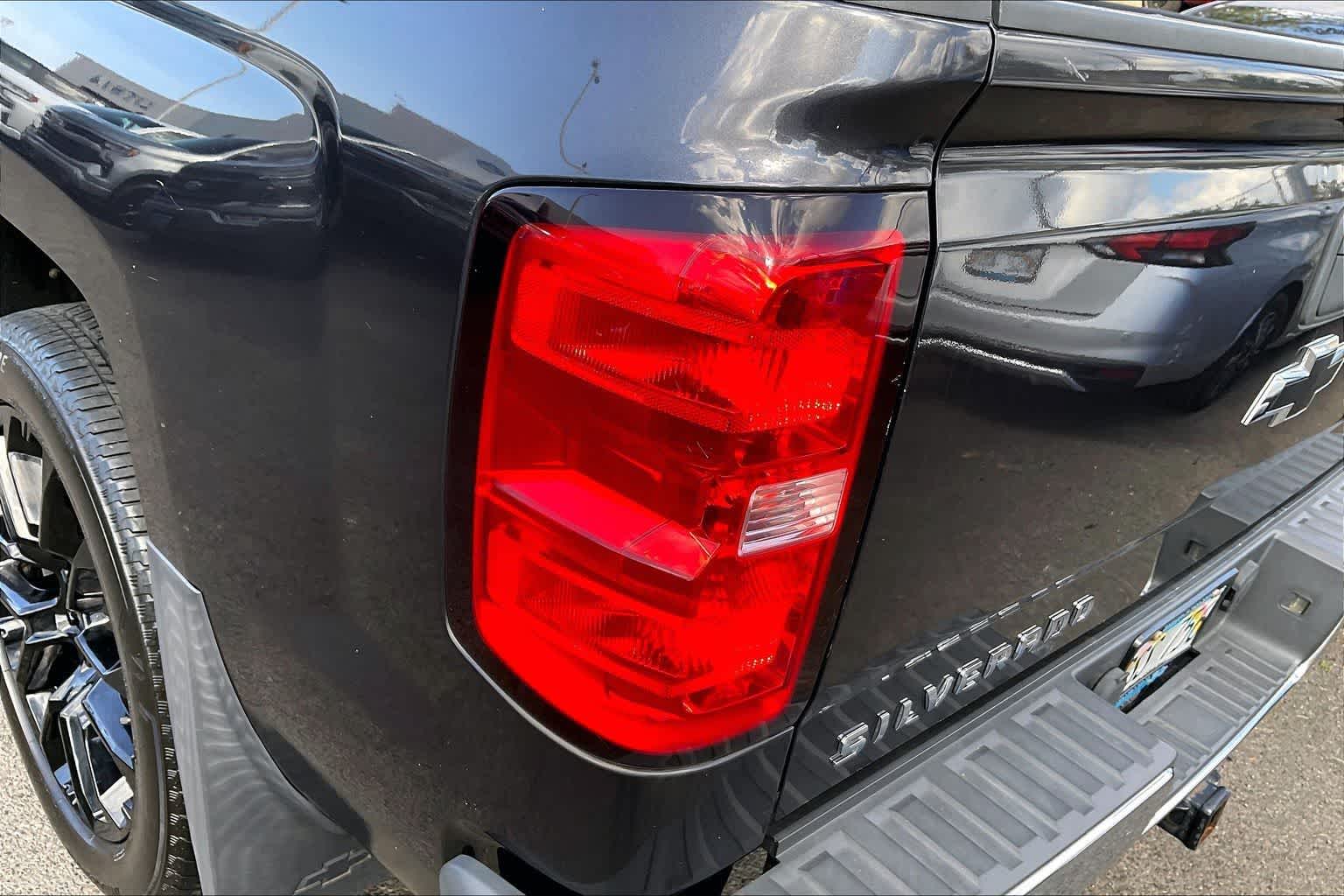Thumbnail: 2015 Chevrolet Silverado 1500 - 32