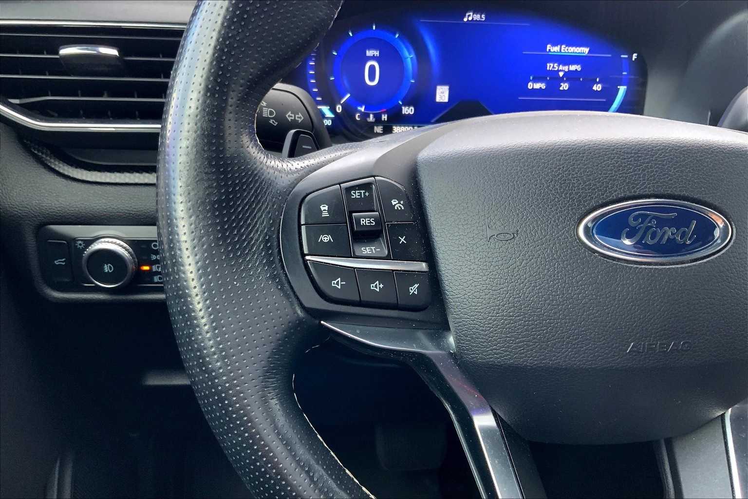 Thumbnail: 2020 Ford Explorer - 24