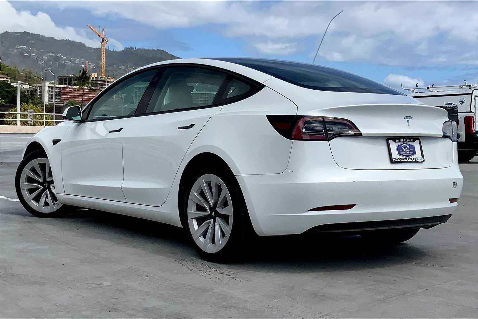 Thumbnail: 2022 Tesla Model 3 - 4