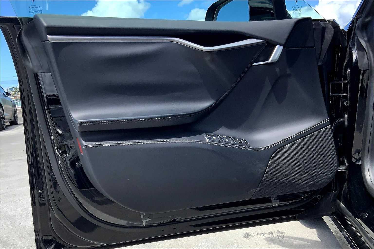 Thumbnail: 2018 Tesla Model S - 27