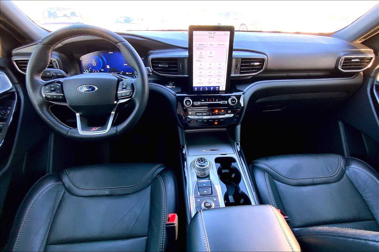 Thumbnail: 2021 Ford Explorer - 10