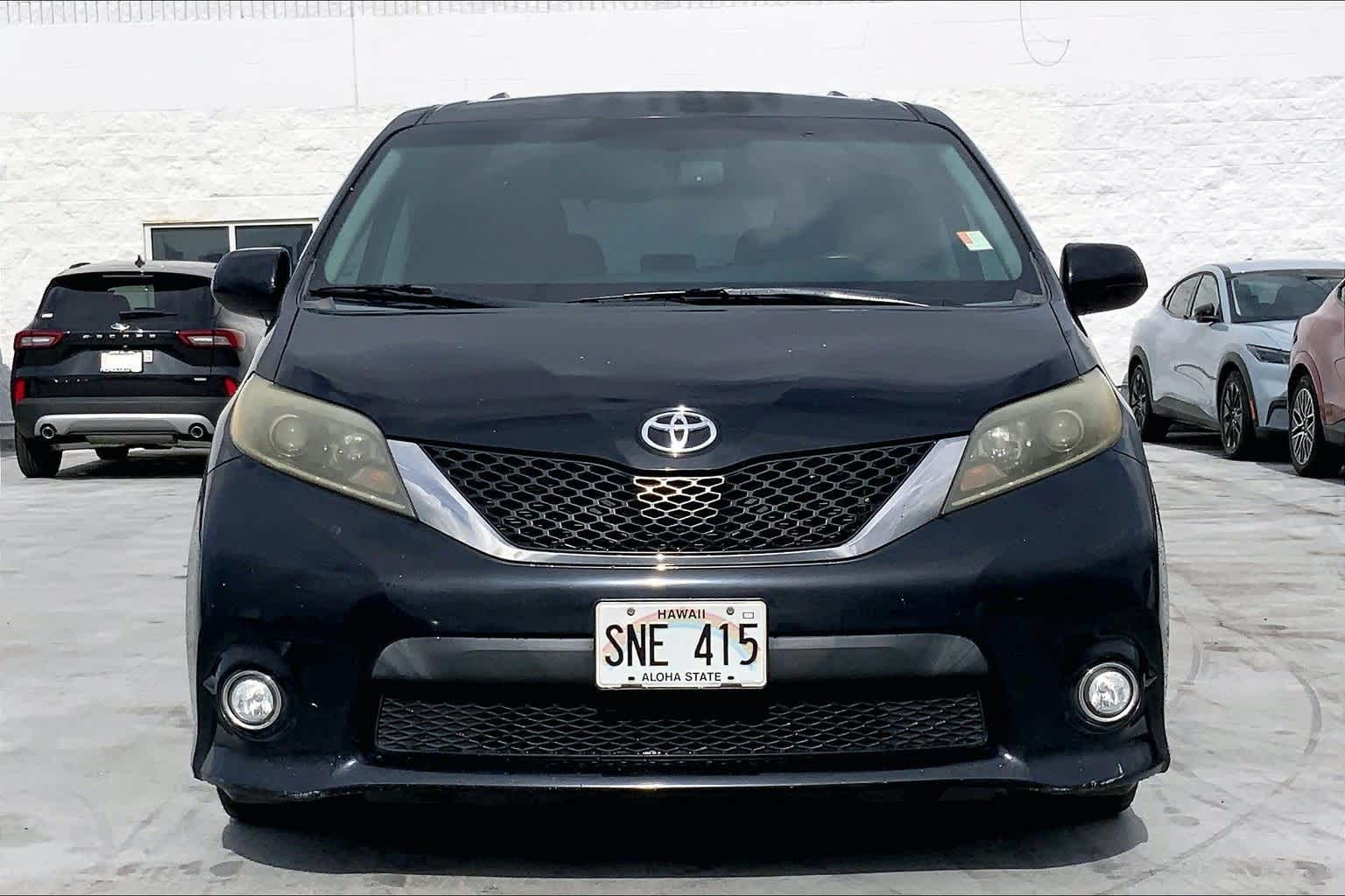 Thumbnail: 2015 Toyota Sienna - 6