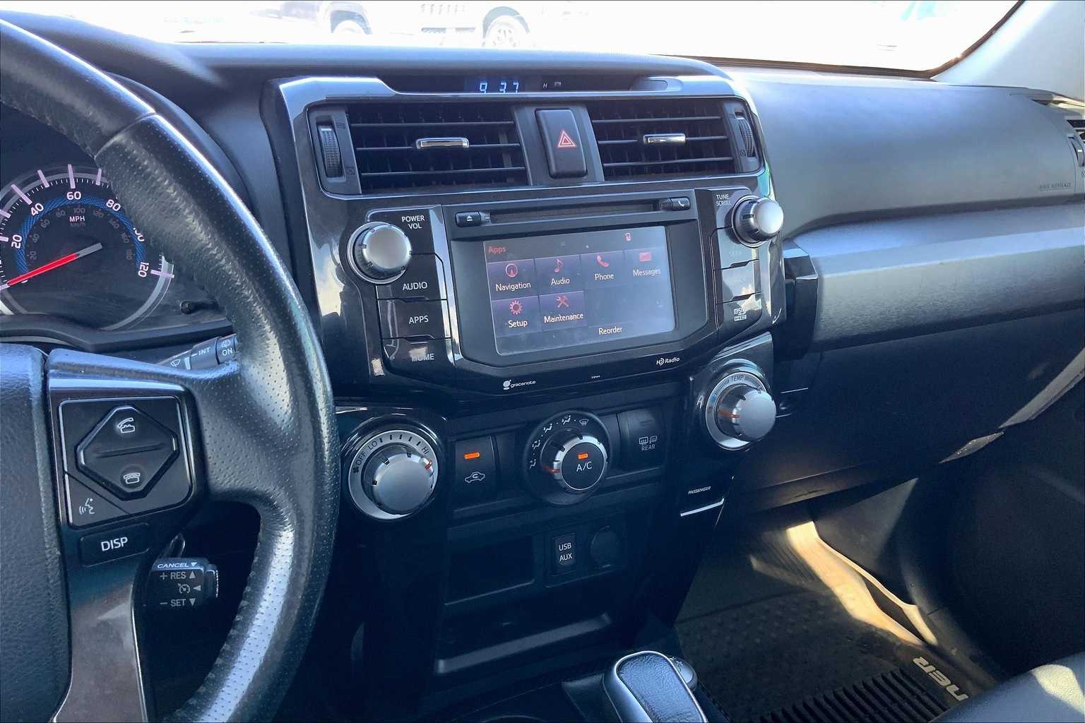 Thumbnail: 2018 Toyota 4Runner - 15