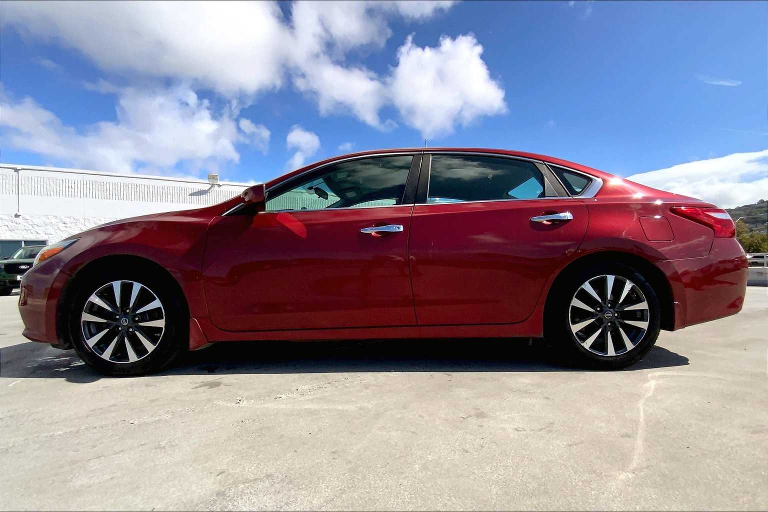 Thumbnail: 2016 Nissan Altima - 3