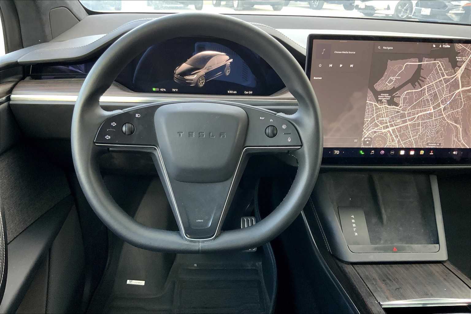 Thumbnail: 2023 Tesla Model X - 14