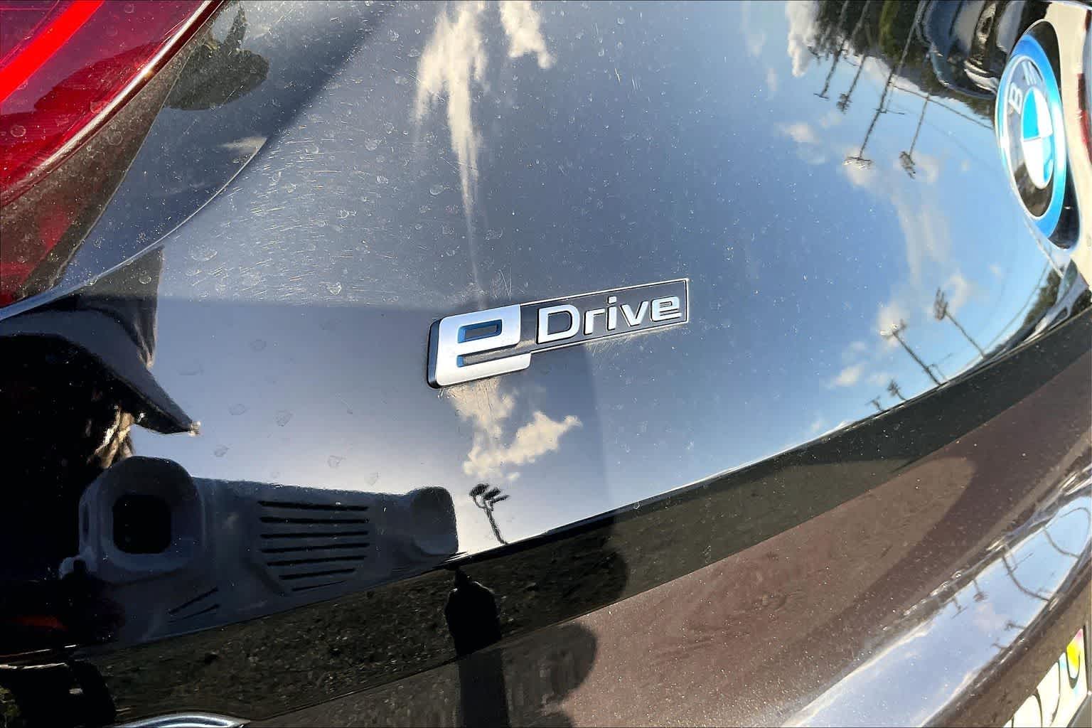 Thumbnail: 2016 BMW  - 7