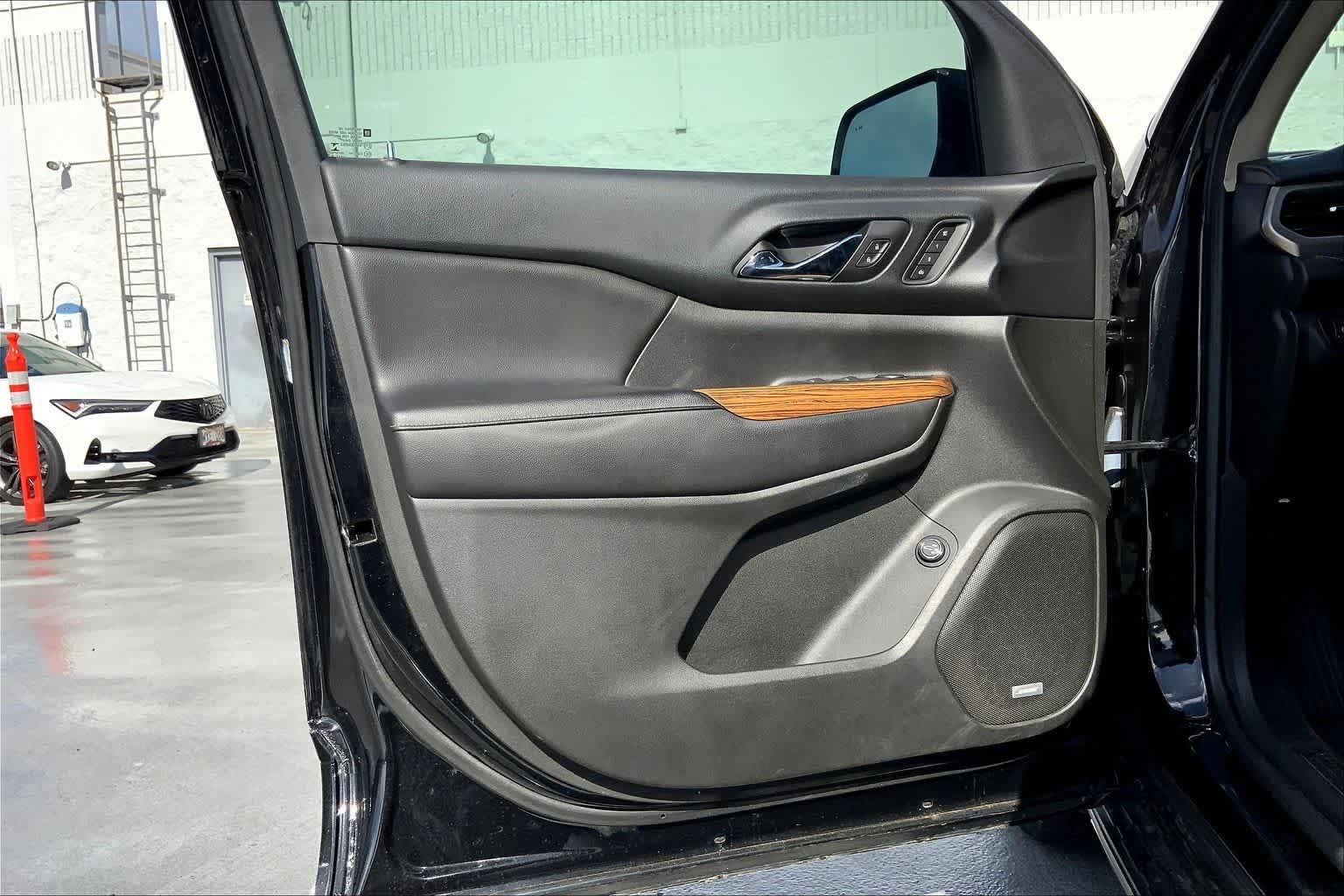 Thumbnail: 2017 GMC Acadia - 27