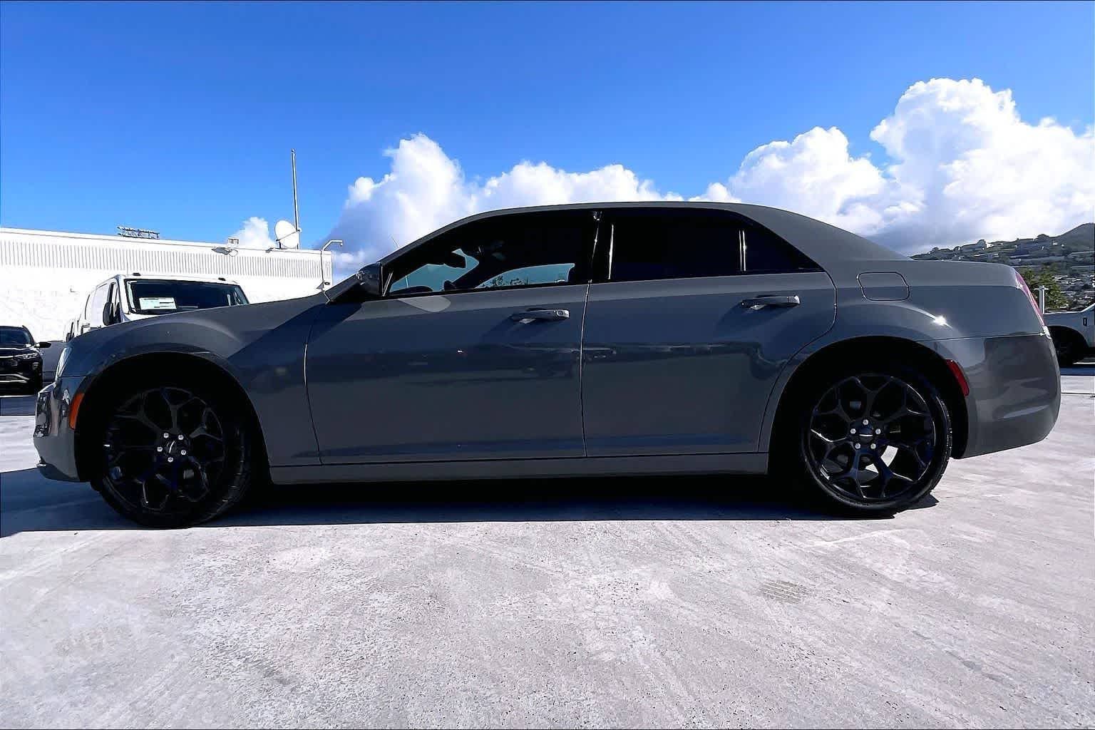 Thumbnail: 2019 Chrysler 300 - 3