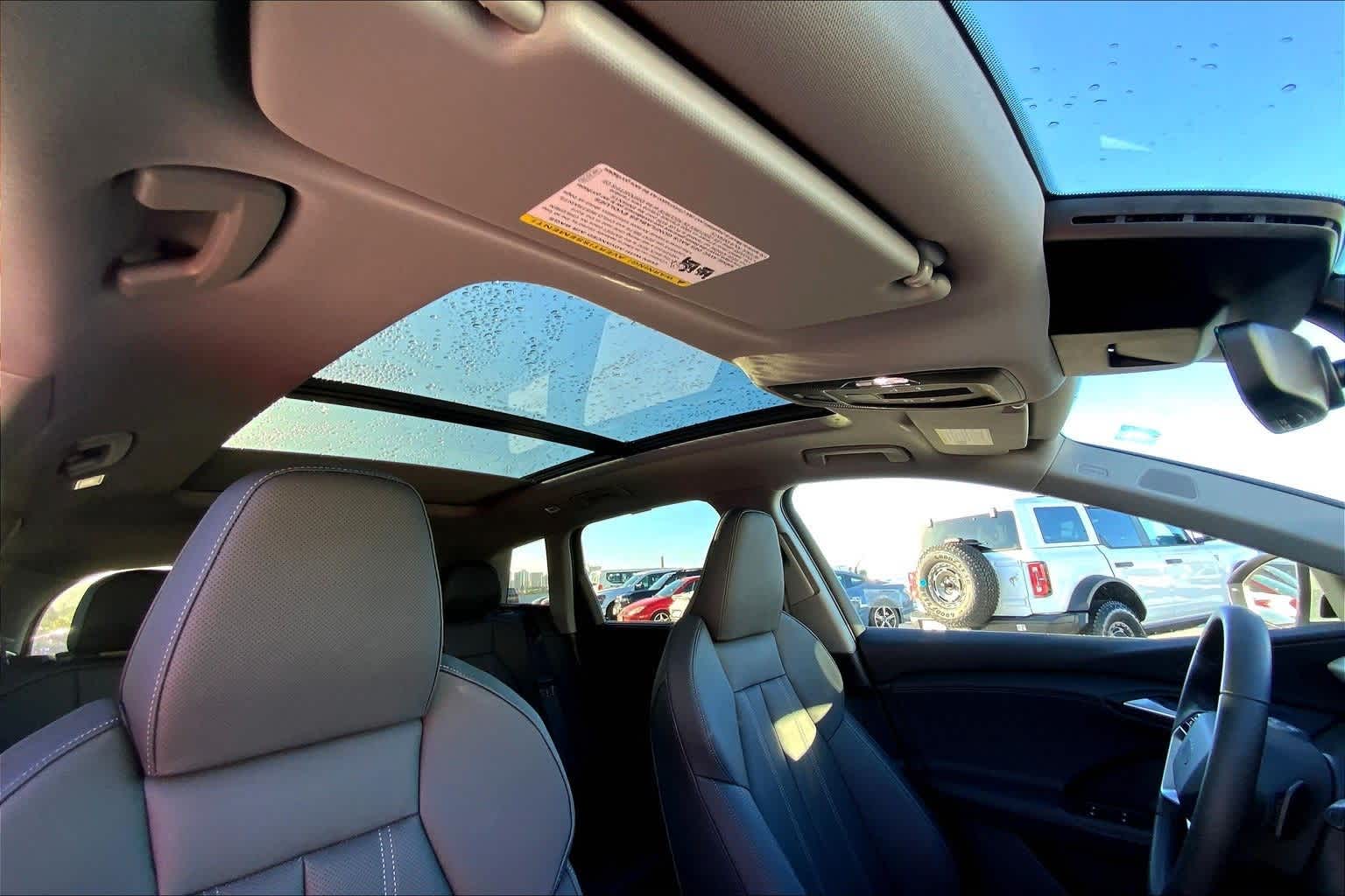 Thumbnail: 2025 Audi Q6 e-tron - 30