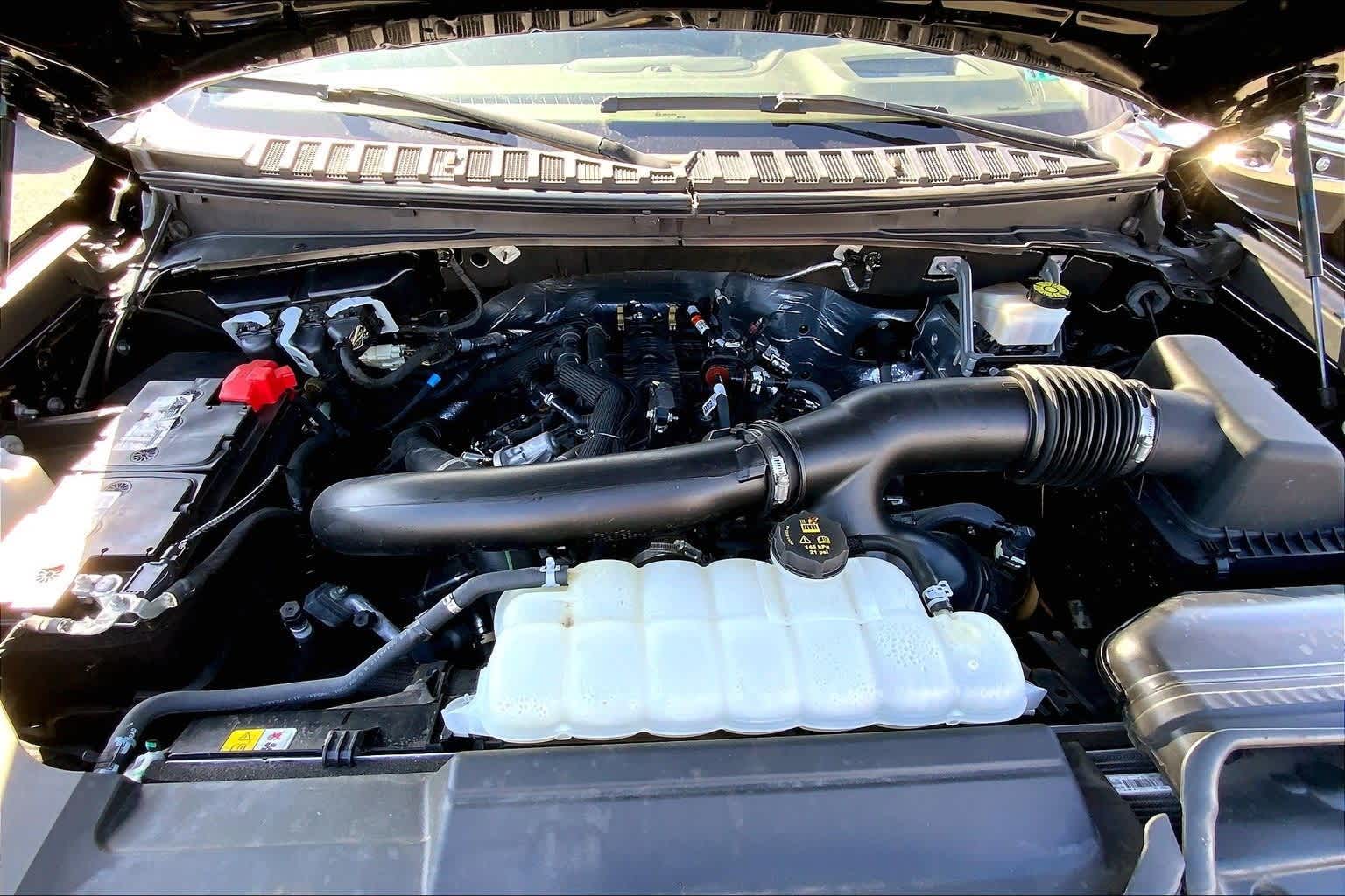 Thumbnail: 2022 Lincoln Navigator - 9