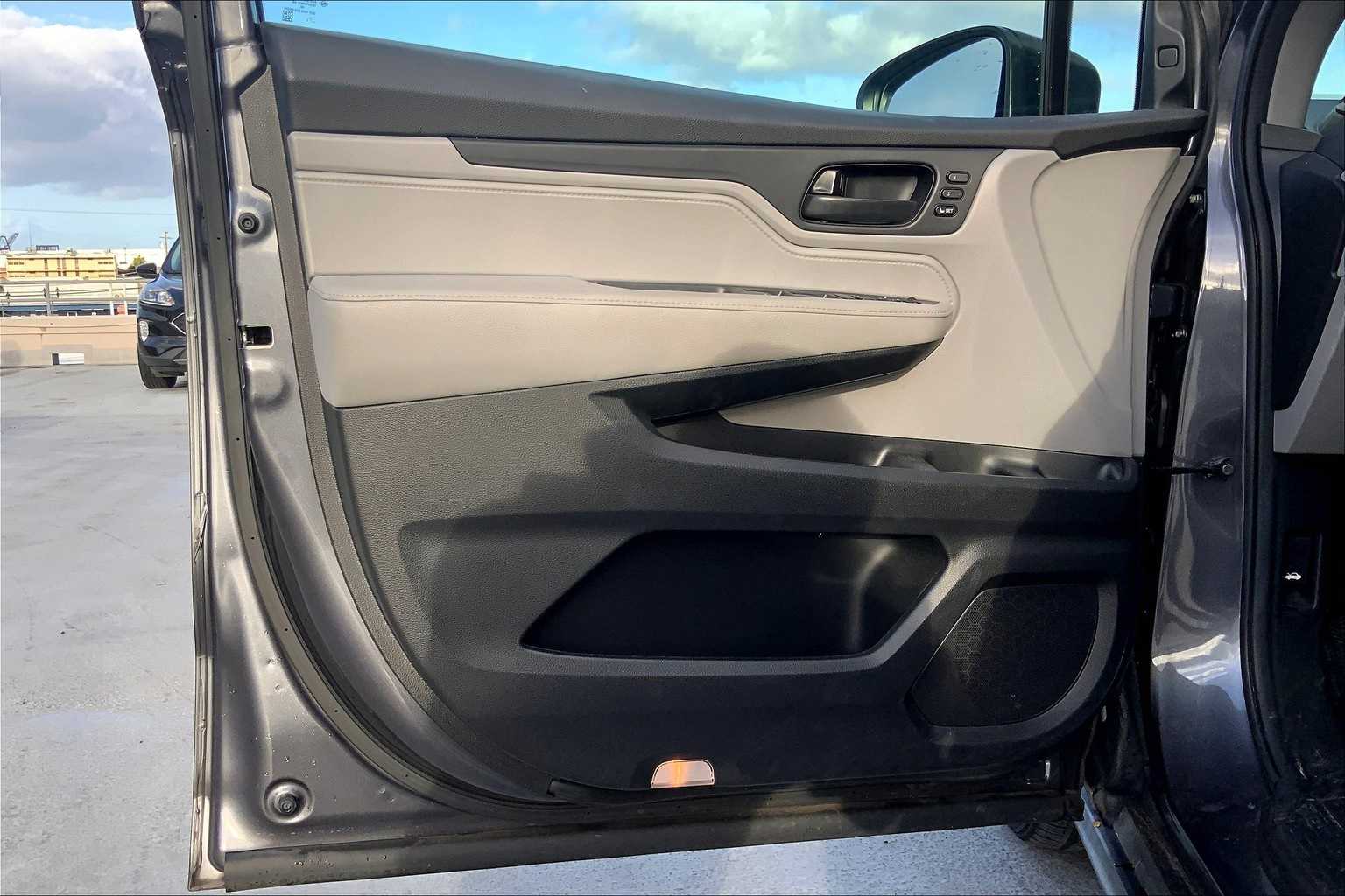 Thumbnail: 2020 Honda Odyssey - 27