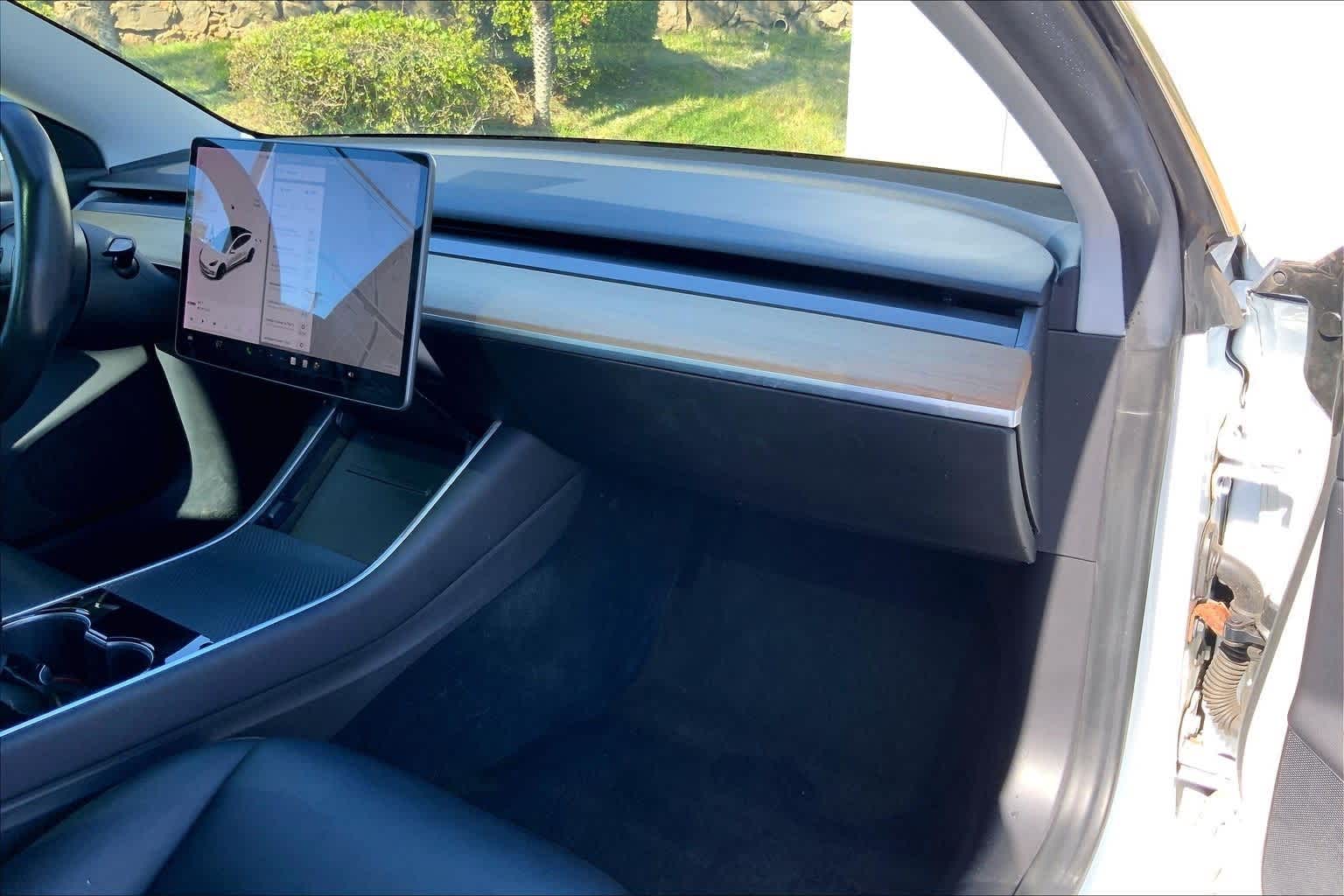 Thumbnail: 2019 Tesla Model 3 - 23