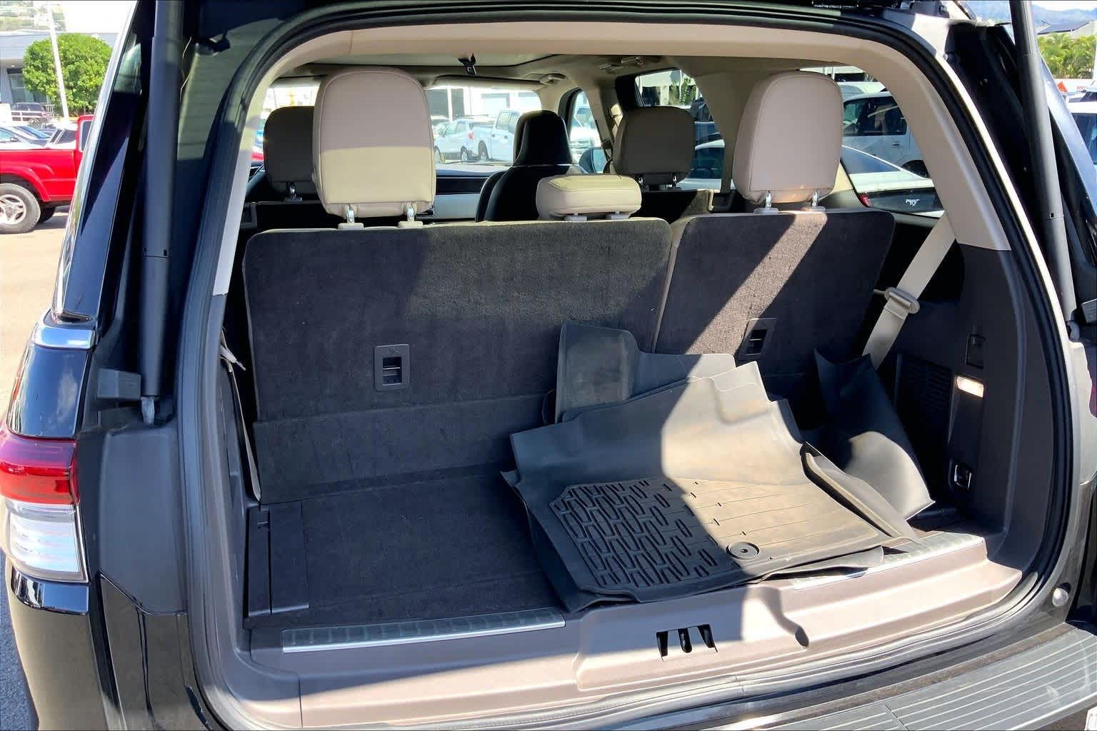 Thumbnail: 2022 Lincoln Navigator - 18