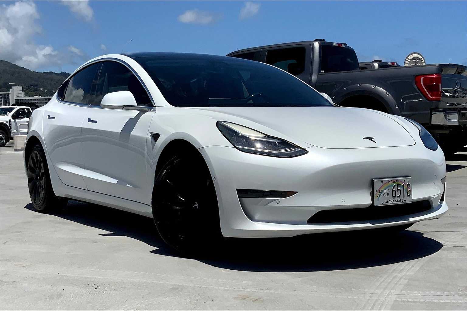 Thumbnail: 2019 Tesla Model 3 - 21