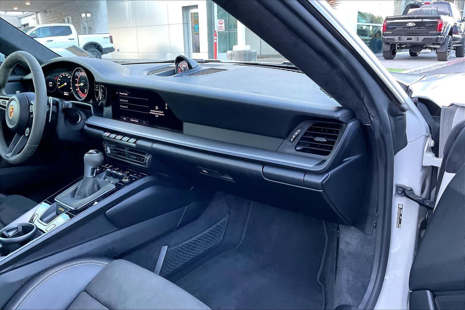 Thumbnail: 2022 Porsche 911 - 22