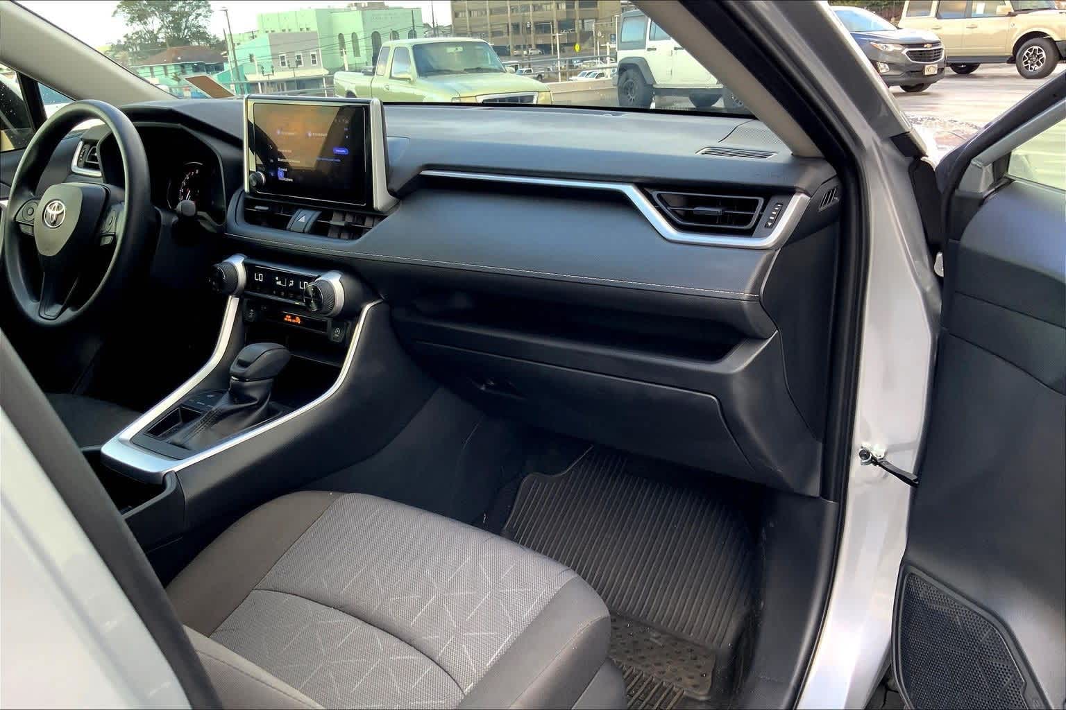 Thumbnail: 2025 Toyota RAV4 - 23