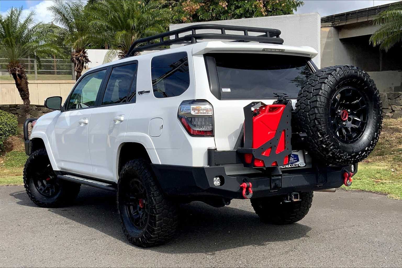 Thumbnail: 2022 Toyota 4Runner - 4