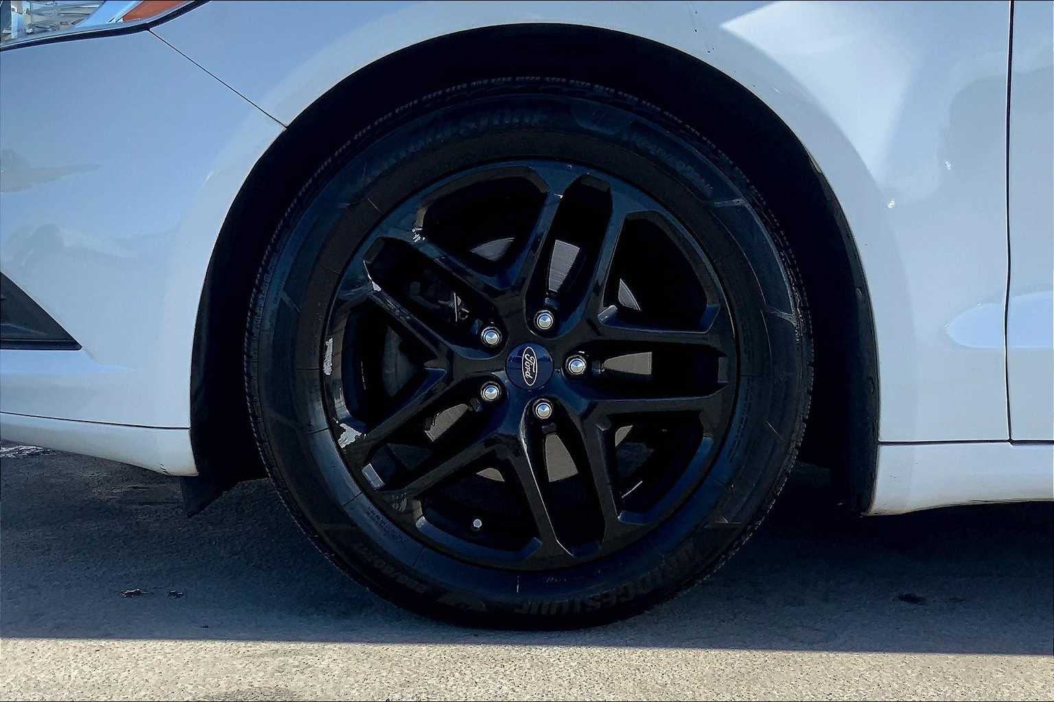 Thumbnail: 2016 Ford Fusion - 8