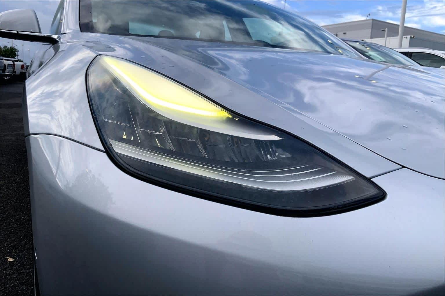 Thumbnail: 2018 Tesla Model 3 - 31