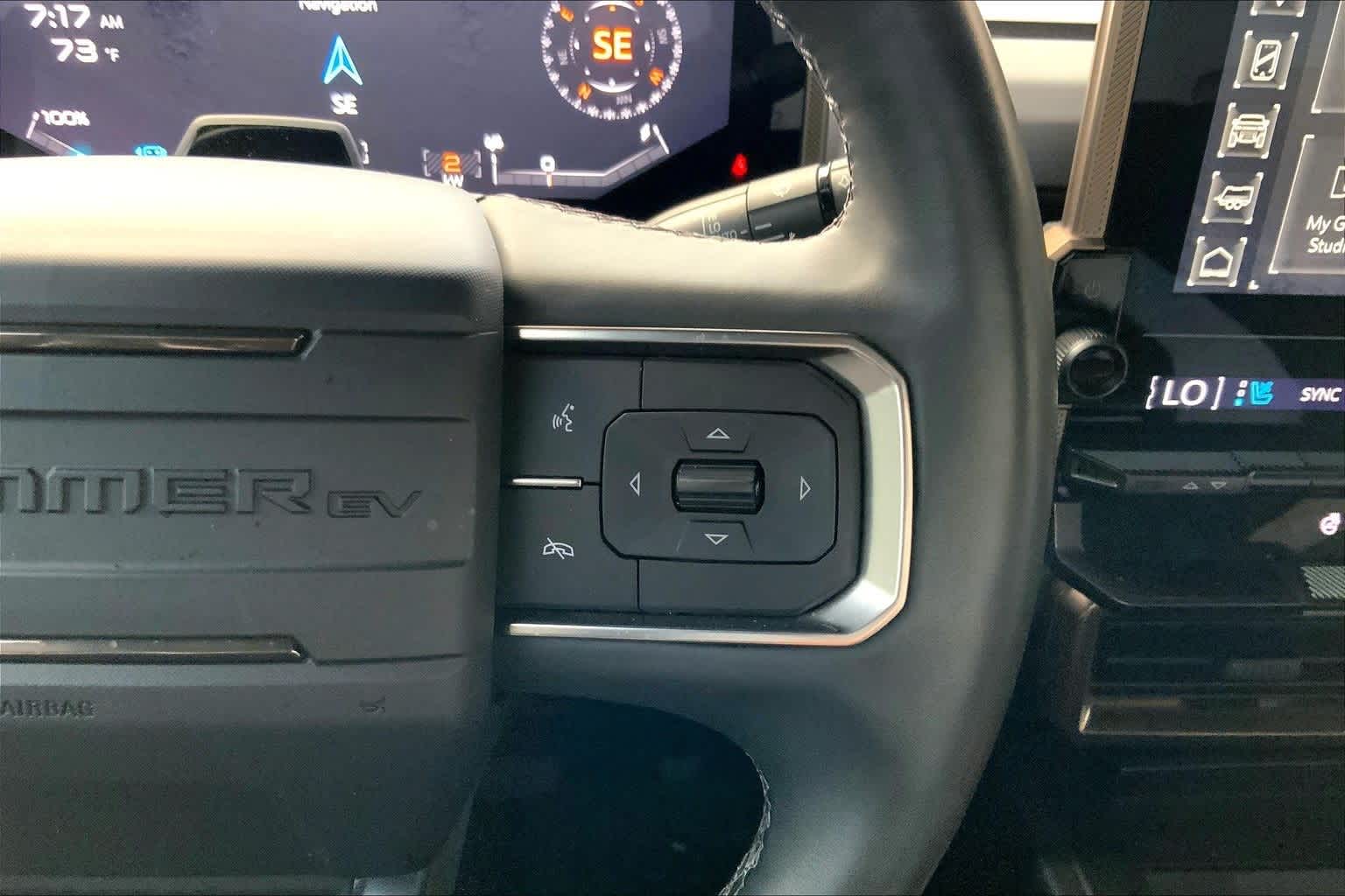 Thumbnail: 2025 GMC Hummer EV - 25