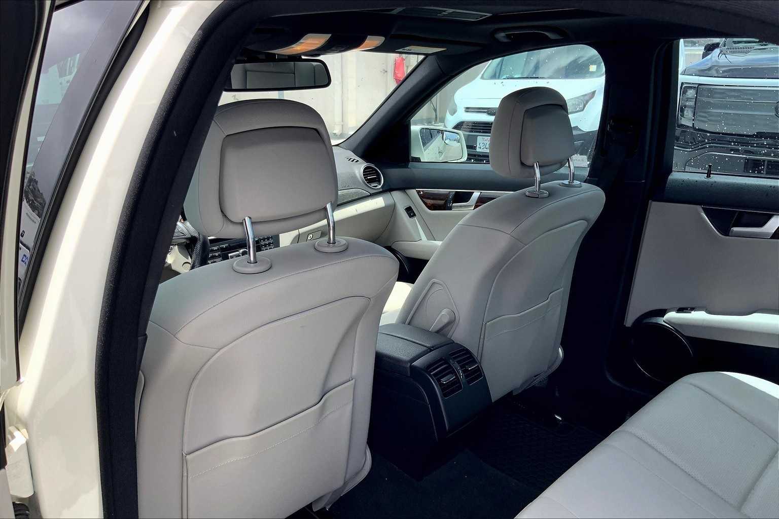 Thumbnail: 2012 Mercedes-Benz C-Class - 12