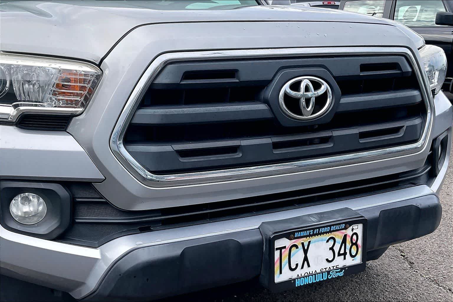Thumbnail: 2017 Toyota Tacoma - 33