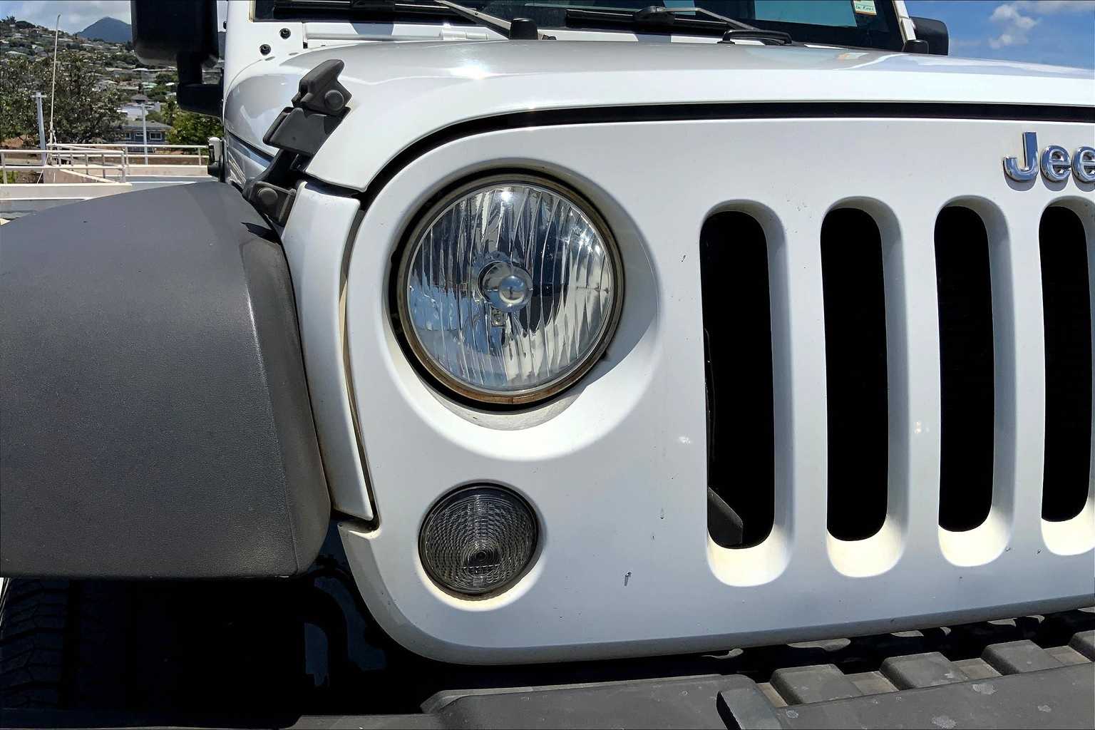 Thumbnail: 2017 Jeep Wrangler - 31
