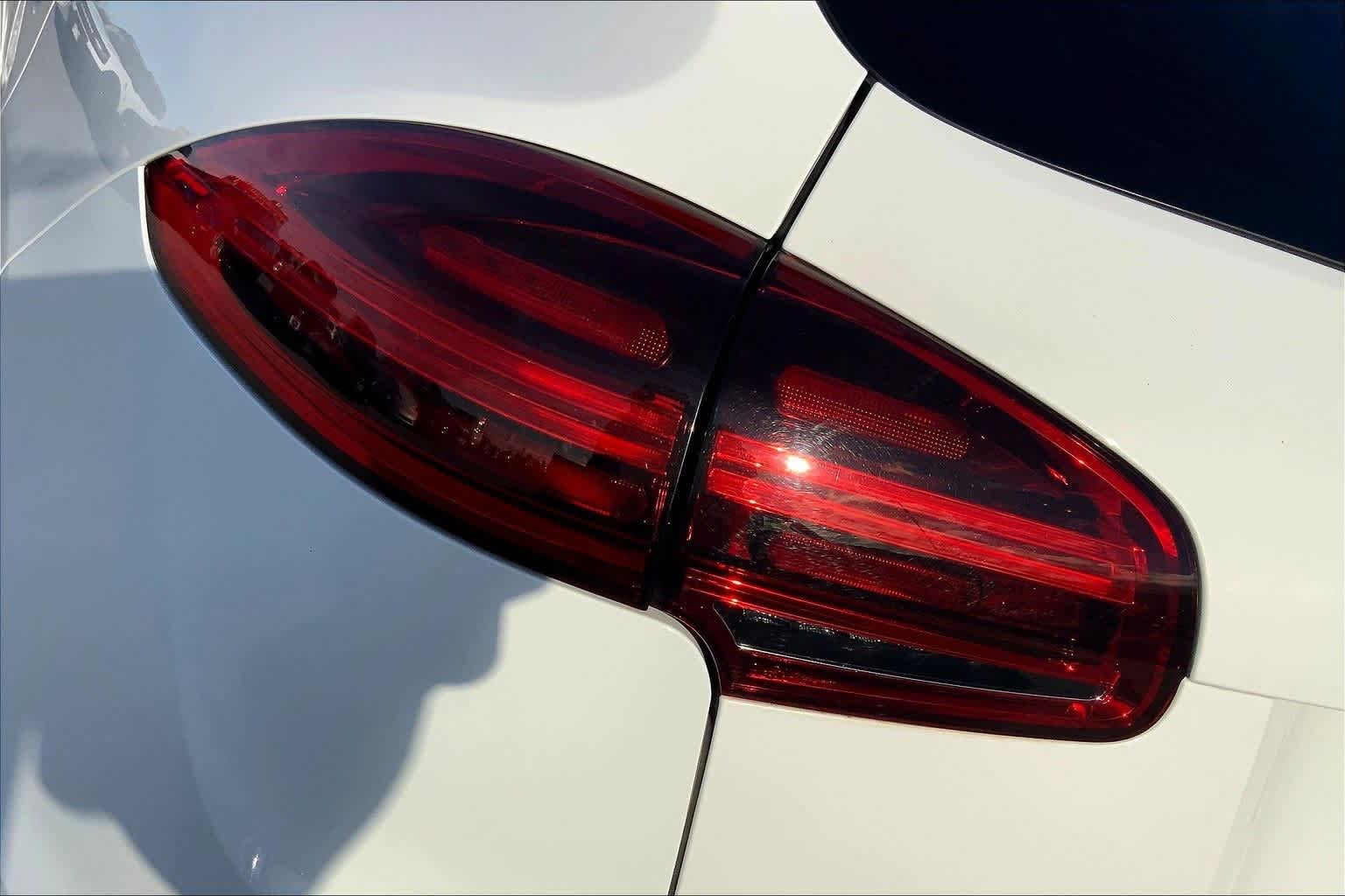 Thumbnail: 2018 Porsche Cayenne - 32