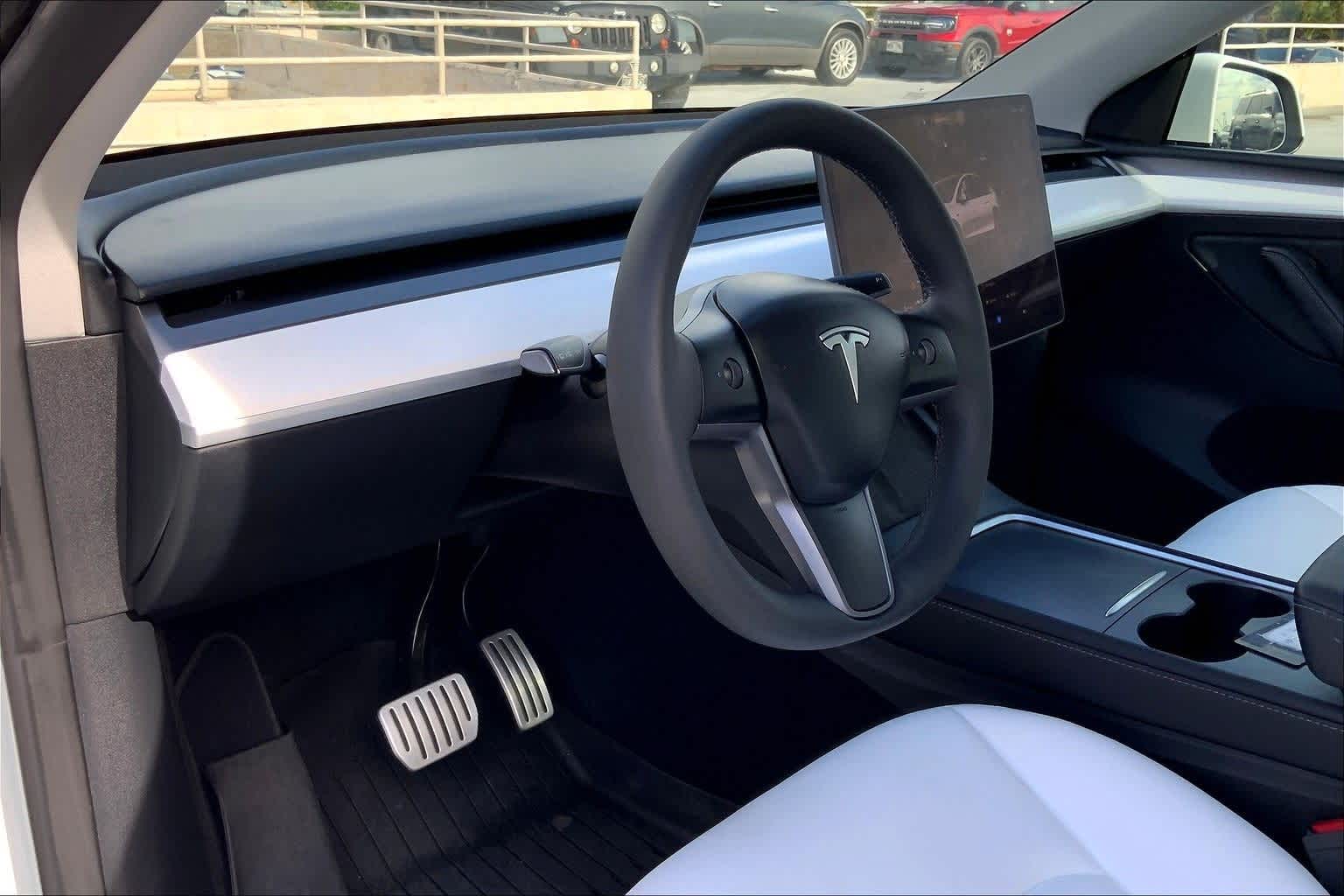 Used 2023 Tesla Model Y Performance with VIN 7SAYGDEF0PF702630 for sale in Kansas City