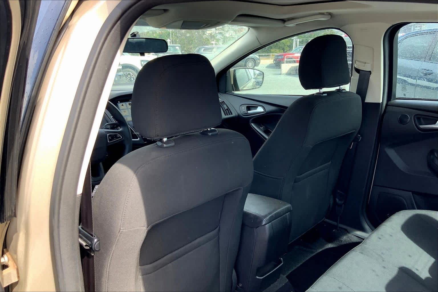 Thumbnail: 2017 Ford Focus - 12