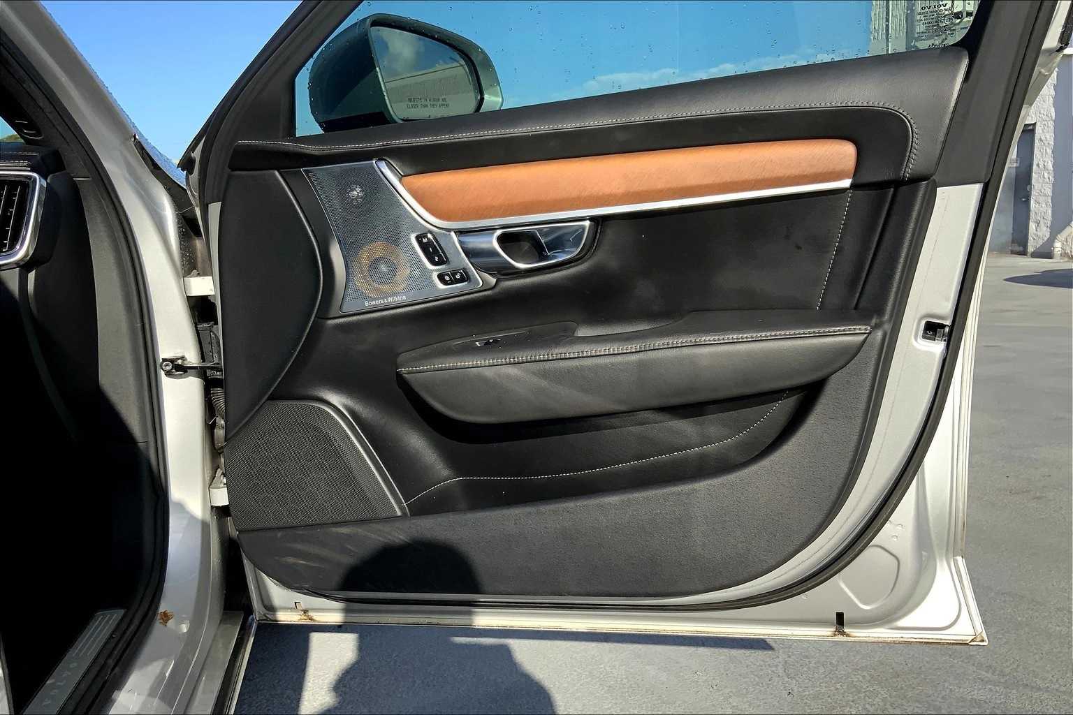 Thumbnail: 2017 Volvo S90 - 28
