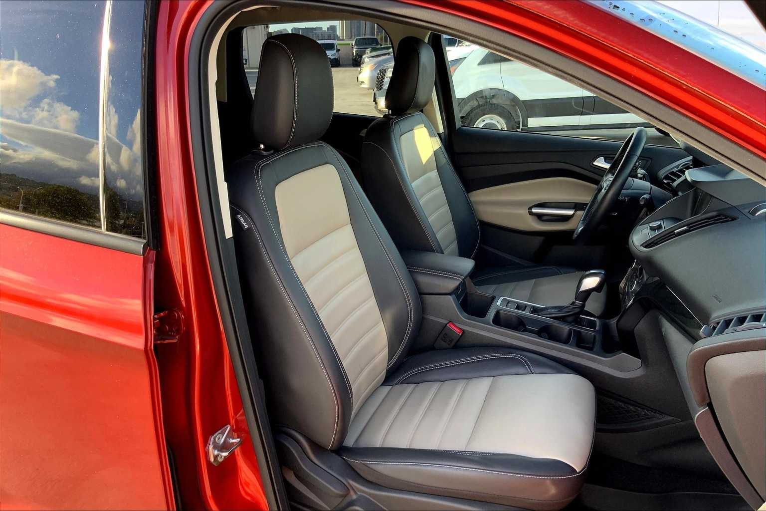 Thumbnail: 2019 Ford Escape - 13