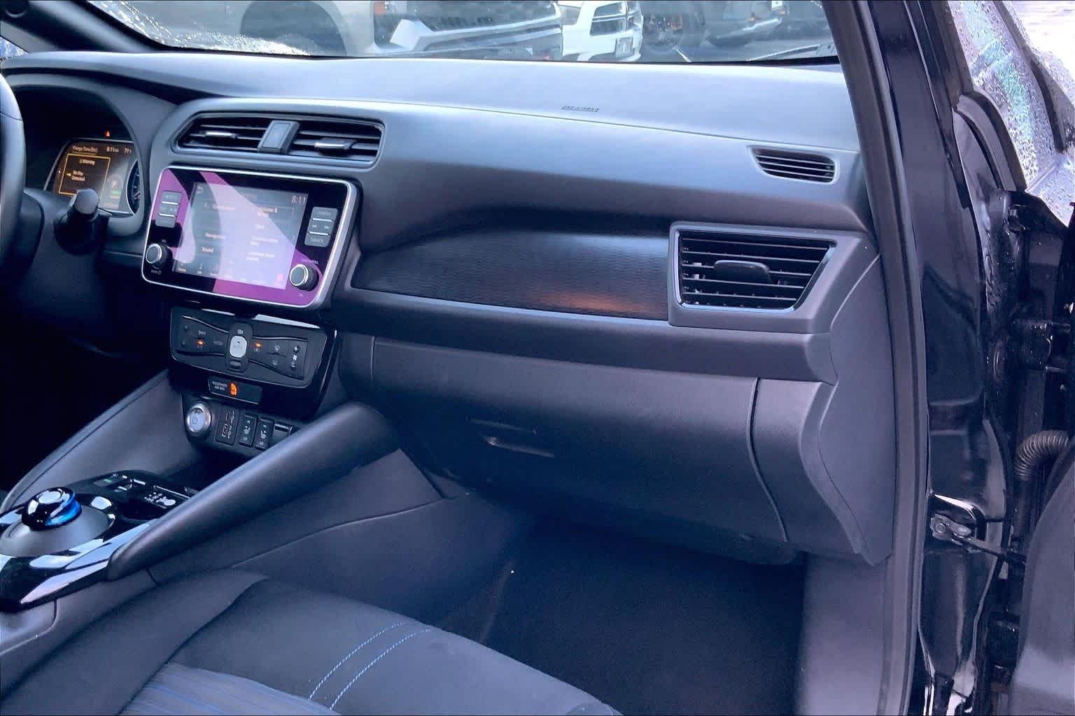 Thumbnail: 2022 Nissan Leaf - 23